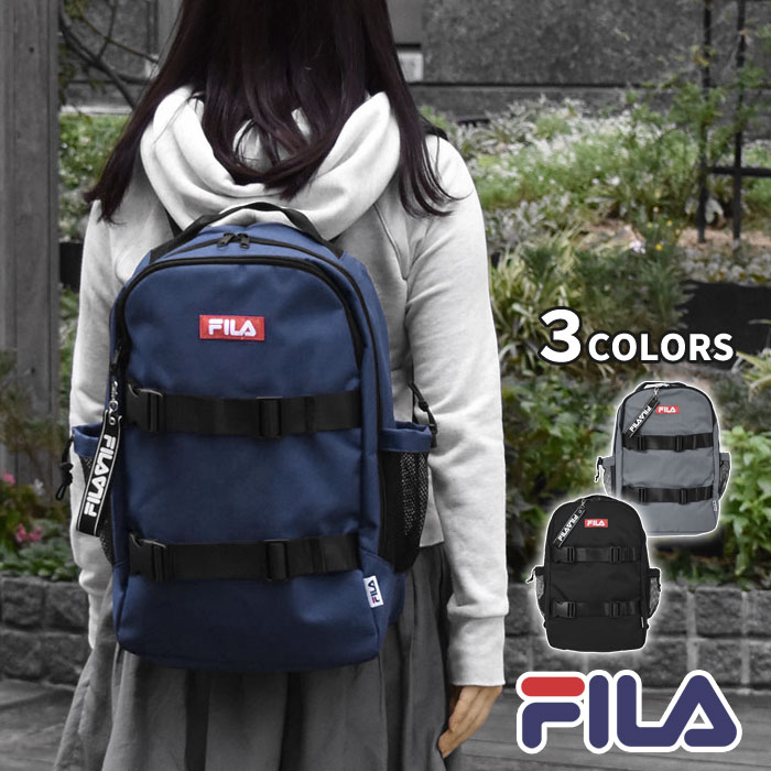 リュック レディース/FILA フィラ ポリキャンバス ボードストラップ チャーム付き リュック 通勤 通学 A4 大容量 バッグ 無地 シンプル 可愛い かわいい おしゃれ オシャレ 大人 大人女子 大きめ 軽い 軽量 ポケット 多い スケボー スケボーリュック ナイロン ブランド