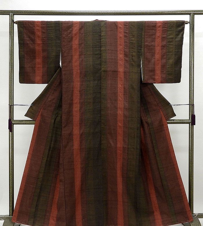 開始2時間限定！49％OFFクーポン配布中！紬 未着用美品 正絹 縦縞ぼかし模様 身丈161.5cm 裄丈63.5cm 紬 未使用 新古品 着物 d0389