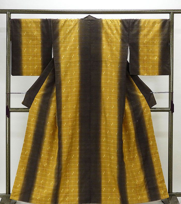 紬 未着用 正絹 格子燕絣模様 身丈161cm 裄丈69cm 紬 未使用 着物 d0467