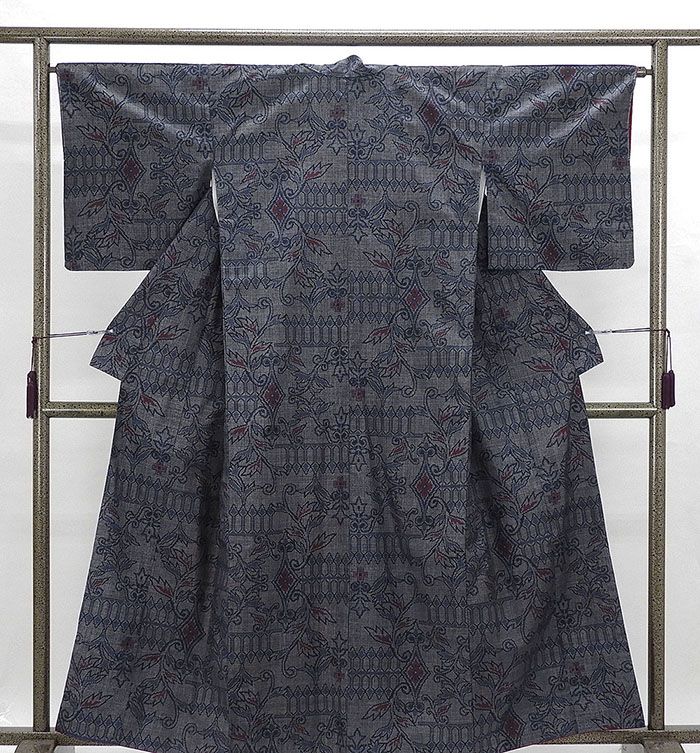 開始2時間限定＼49％OFFクーポン／配布中！紬 アウトレット 正絹 草花模様 身丈157cm 裄丈64.5cm 中古 着物 d4009