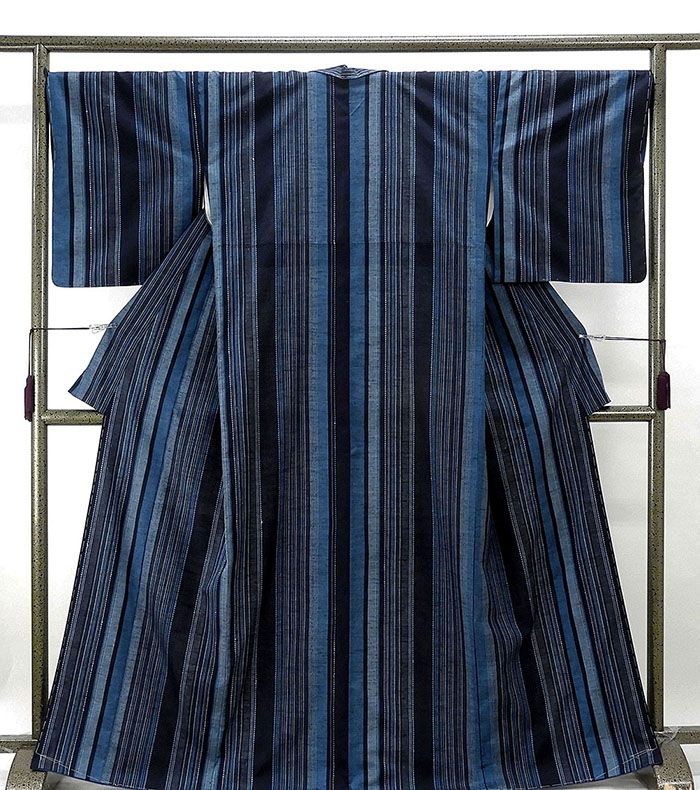 紬 新品仕立済 正絹 手織 むさし野絣 縦縞模様 紬 身丈165cm 裄丈68cm 新品 仕立て上がり 着物 d1011