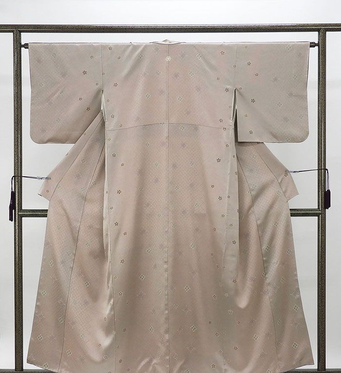 Rakuten - 70％割引＼半額 50％OFF+20％クーポン／小紋 正絹 花 身丈156.5cm 裄丈63.5cm 片喰 一つ紋 小紋 リサイクル 中古 着物 c4060