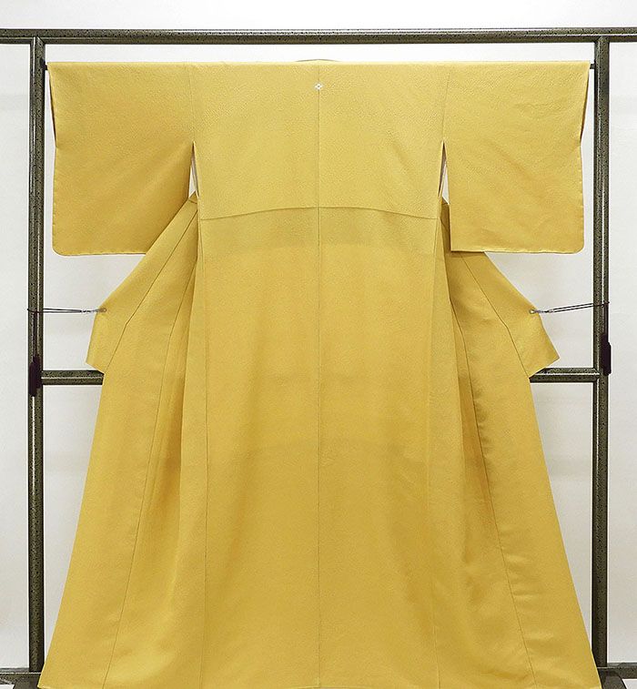 ＼10％OFFクーポン／色無地 未着用美品 正絹 四季花縫取り地紋 身丈158cm 裄丈65.5cm 色無地 井桁 未使用 新古品 着物 a0829