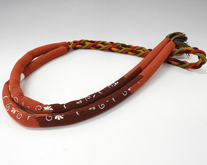 28時間限定＼30％クーポン+ポイント5倍／帯締め 丸ぐけ 正絹 中綿入り 刺繍 小田巻き 振袖 成人式 和装小物 新品 n4265