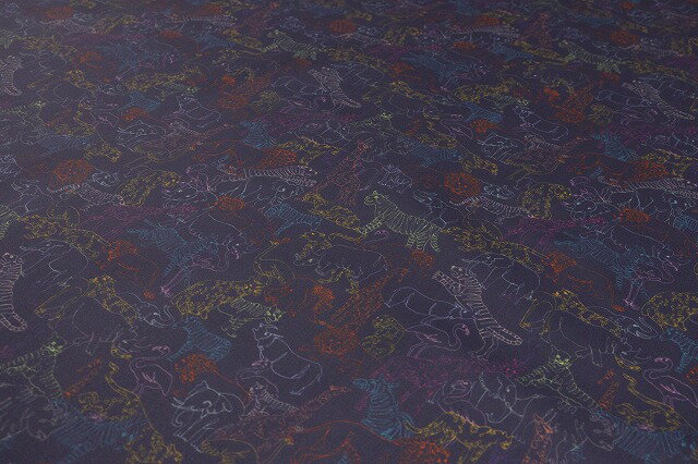 リバティ・ファブリックス オーガニックタナローン【ラミネート加工】（Neon Safari ネオン・サファリ）ネイビー【25-157J74910・25BU】