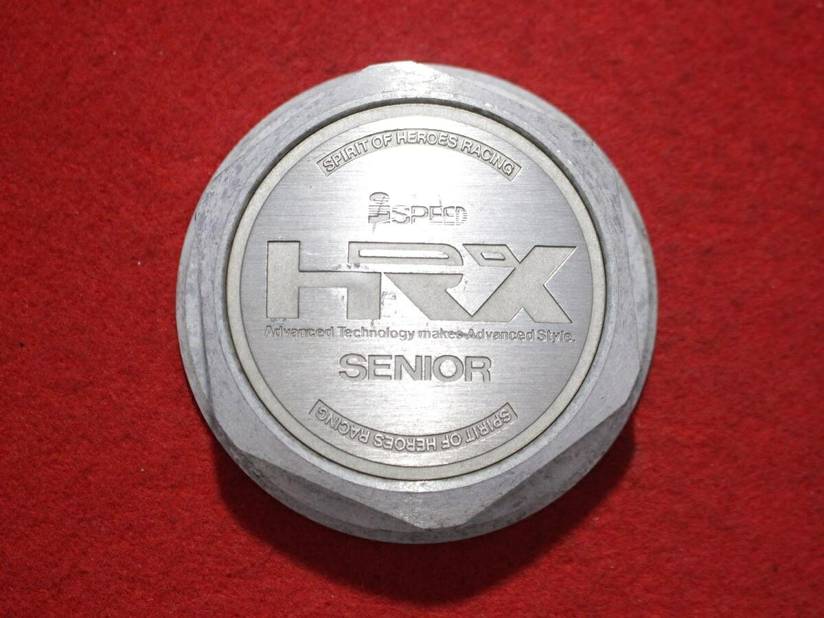 ●商品情報 HRX SENIORキャップ1枚の出品です。全体的にキズがあります。アルミ製、素材色です。☆キャップを傷つけて.しまった方、破損してしまった方、いつの間にか知らないうちに飛んで行って失くしてしまった方、経年劣化により使用出来なくなってしまった方など、単品でお探しの方におススメです！！☆【寸法・程度について】【程度について】キズ等の程度につきましては画像にてご確認ください。表記は省略させて頂いておりますのでご了解ください。【寸法】※すべて実測値です画像にてご確認下さい。測定個所は下記の部分となります。全幅(直径)・裏面取付部径・厚さ(高さ)ジャンクCP5203538送料 1100円（税込） 社外 キャップ 商品番号 P005203538 （お問い合わせの際にはこの番号をお伝え下さい） 部品名 キャップ 証明書 無 保証書 なし 取扱説明書 無 当店評価 ジャンクC スペック 送料（税別） 1,000円 ※沖縄県や離島の場合は中継料が加算されます 当店は中古専門店です。商品画像をよくご確認の上ご購入下さい。 お気に召しませんでしたか？ 当店には数万点の商品があります。 他の商品もぜひご検討ください。 この店舗の他の商品も見てみる