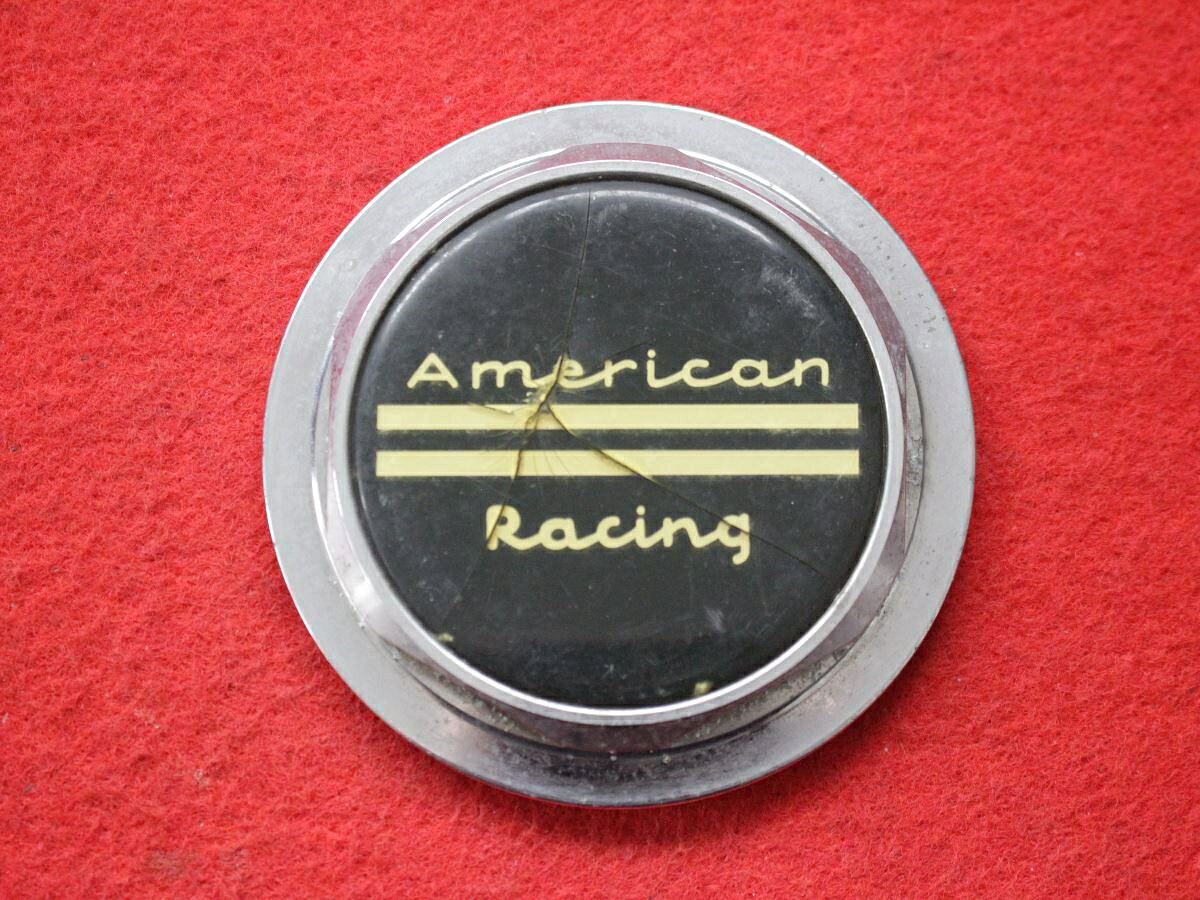 ●商品情報 American Racing中古キャップ1枚の出品です。キズ、ハゲ、シミ、エンブレムの割れ、全体的に変色又はくすみがあります。アルミ製、黒色、メッキ色です。☆キャップを傷つけてしまった方、破損してしまった方、いつの間にか知らないうちに飛んで行って失くしてしまった方、経年劣化により使用出来なくなってしまった方など、単品でお探しの方におススメです！！☆【寸法・程度について】【程度について】キズ等の程度につきましては画像にてご確認ください。表記は省略させて頂いておりますのでご了解ください。【寸法】※すべて実測値です画像にてご確認下さい。測定個所は下記の部分となります。全幅(直径)・裏面取付部径・厚さ(高さ)ジャンクCP5203673送料 1100円（税込） 社外 キャップ 商品番号 P005203673 （お問い合わせの際にはこの番号をお伝え下さい） 部品名 キャップ 証明書 無 保証書 なし 取扱説明書 無 当店評価 ジャンクC スペック 送料（税別） 1,000円 ※沖縄県や離島の場合は中継料が加算されます 当店は中古専門店です。商品画像をよくご確認の上ご購入下さい。 お気に召しませんでしたか？ 当店には数万点の商品があります。 他の商品もぜひご検討ください。 この店舗の他の商品も見てみる