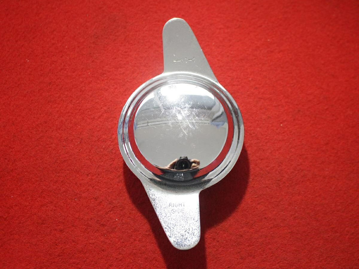 ●商品情報 デイトン Dayton DAYTON 右・R・RIGHT中古キャップ1枚の出品です。全体的にキズ、全体的にシミ、変色又はくすみがあります。鉄製、メッキ色です。刻印 9223-L☆キャップを傷つけてしまった方、破損してしまった方、いつの間にか知らないうちに飛んで行って失くしてしまった方、経年劣化により使用出来なくなってしまった方など、単品でお探しの方におススメです！！☆【寸法・程度について】【程度について】キズ等の程度につきましては画像にてご確認ください。表記は省略させて頂いておりますのでご了解ください。【寸法】※すべて実測値です画像にてご確認下さい。測定個所は下記の部分となります。全幅(直径)・裏面取付部径・厚さ(高さ)ジャンクCP5203745送料 1100円（税込） 社外 キャップ 商品番号 P005203745 （お問い合わせの際にはこの番号をお伝え下さい） 部品名 キャップ 証明書 無 保証書 なし 取扱説明書 無 当店評価 ジャンクC スペック 送料（税別） 1,000円 ※沖縄県や離島の場合は中継料が加算されます 当店は中古専門店です。商品画像をよくご確認の上ご購入下さい。 お気に召しませんでしたか？ 当店には数万点の商品があります。 他の商品もぜひご検討ください。 この店舗の他の商品も見てみる