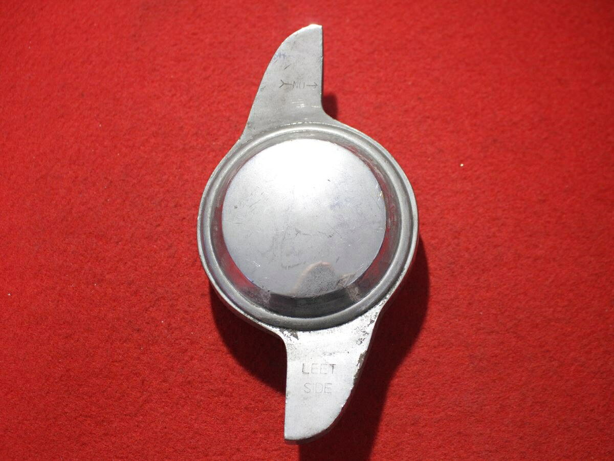 ●商品情報 デイトンタイプ DAYTON 左・L・LEFT中古キャップ1枚の出品です。全体的にキズ、全体的にシミ、全体的に変色又はくすみがあります。鉄製、メッキ色です。☆キャップを傷つけてしまった方、破損してしまった方、いつの間にか知らないうちに飛んで行って失くしてしまった方、経年劣化により使用出来なくなってしまった方など、単品でお探しの方におススメです！！☆【寸法・程度について】【程度について】キズ等の程度につきましては画像にてご確認ください。表記は省略させて頂いておりますのでご了解ください。【寸法】※すべて実測値です画像にてご確認下さい。測定個所は下記の部分となります。全幅(直径)・裏面取付部径・厚さ(高さ)ジャンクCP5203762送料 1100円（税込） 社外 キャップ 商品番号 P005203762 （お問い合わせの際にはこの番号をお伝え下さい） 部品名 キャップ 証明書 無 保証書 なし 取扱説明書 無 当店評価 ジャンクC スペック 送料（税別） 1,000円 ※沖縄県や離島の場合は中継料が加算されます 当店は中古専門店です。商品画像をよくご確認の上ご購入下さい。 お気に召しませんでしたか？ 当店には数万点の商品があります。 他の商品もぜひご検討ください。 この店舗の他の商品も見てみる