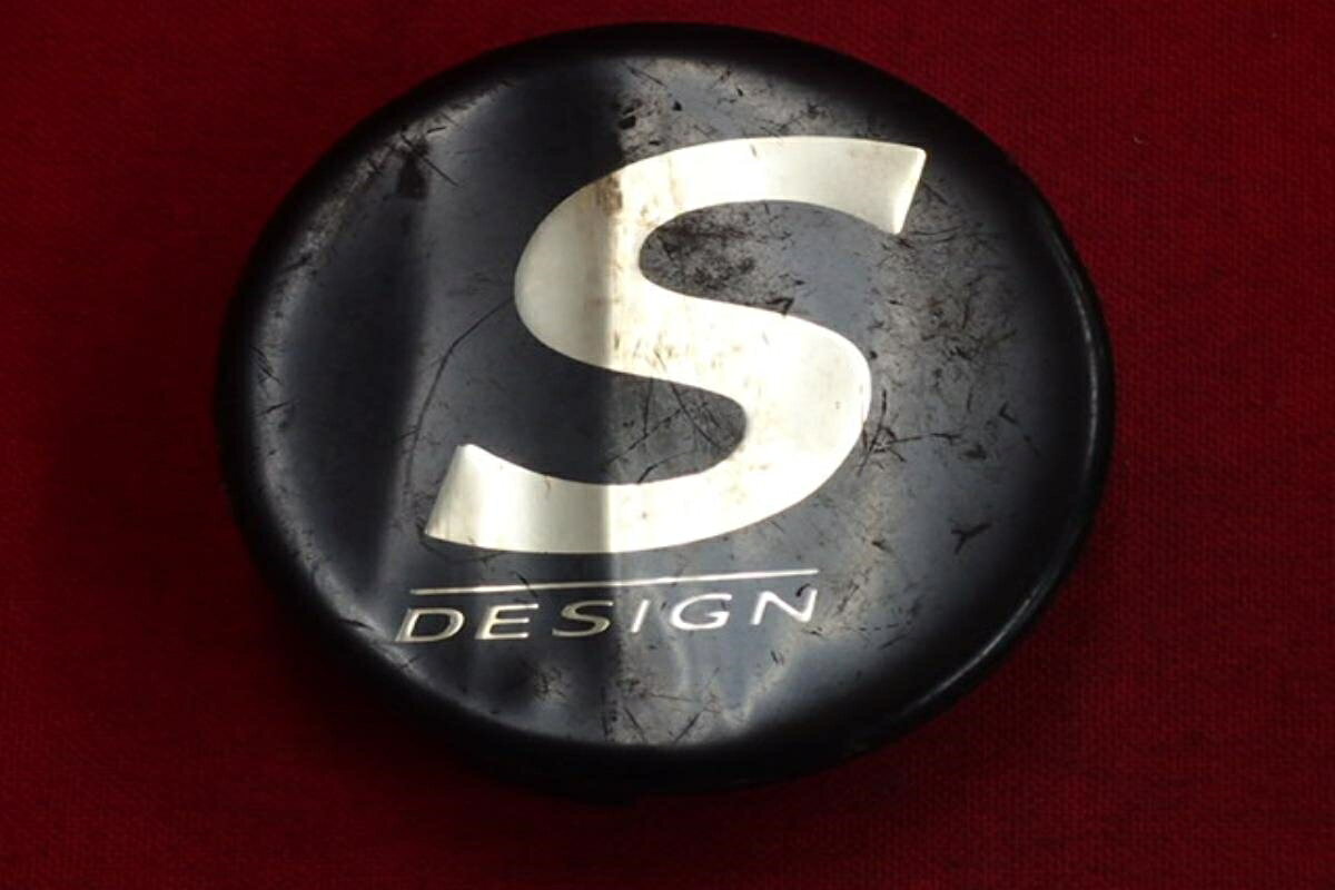 ●商品情報 DESIGN　センターキャップ1枚画像の物が全てです。中古品の為、傷・サビ・シミ等ある物もございます。程度は画像にて確認して下さい。お探しの方、この機会に是非どうぞ！ジャンクCP2951総額 1000円+消費税 送料 1000円+消費税 社外 キャップ 商品番号 P000002951 （お問い合わせの際にはこの番号をお伝え下さい） 部品名 キャップ 証明書 無 保証書 なし 取扱説明書 無 当店評価 ジャンクC スペック 送料（税別） 1,000円 ※沖縄県や離島の場合は中継料が加算されます 当店は中古専門店です。商品画像をよくご確認の上ご購入下さい。 お気に召しませんでしたか？ 当店には数万点の商品があります。 他の商品もぜひご検討ください。 この店舗の他の商品も見てみる