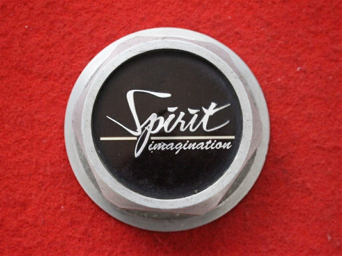 ●商品情報 Spirit中古センターキャップ1枚の出品です。キズ、へこみ、変色又はくすみがあります。アルミ製、黒色、素材色です。☆キャップを傷つけて.しまった方、破損してしまった方、いつの間にか知らないうちに飛んで行って失くしてしまった方、経年劣化により使用出来なくなってしまった方など、単品でお探しの方におススメです！！☆【寸法・程度について】【程度について】キズ等の程度につきましては画像にてご確認ください。表記は省略させて頂いておりますのでご了解ください。【寸法】※すべて実測値です画像にてご確認下さい。測定個所は下記の部分となります。全幅(直径)・裏面取付部径・厚さ(高さ)ジャンクCP5202069送料 1100円（税込） 社外 キャップ 商品番号 P005202069 （お問い合わせの際にはこの番号をお伝え下さい） 部品名 キャップ 証明書 無 保証書 なし 取扱説明書 無 当店評価 ジャンクC スペック 送料（税別） 1,000円 ※沖縄県や離島の場合は中継料が加算されます 当店は中古専門店です。商品画像をよくご確認の上ご購入下さい。 お気に召しませんでしたか？ 当店には数万点の商品があります。 他の商品もぜひご検討ください。 この店舗の他の商品も見てみる