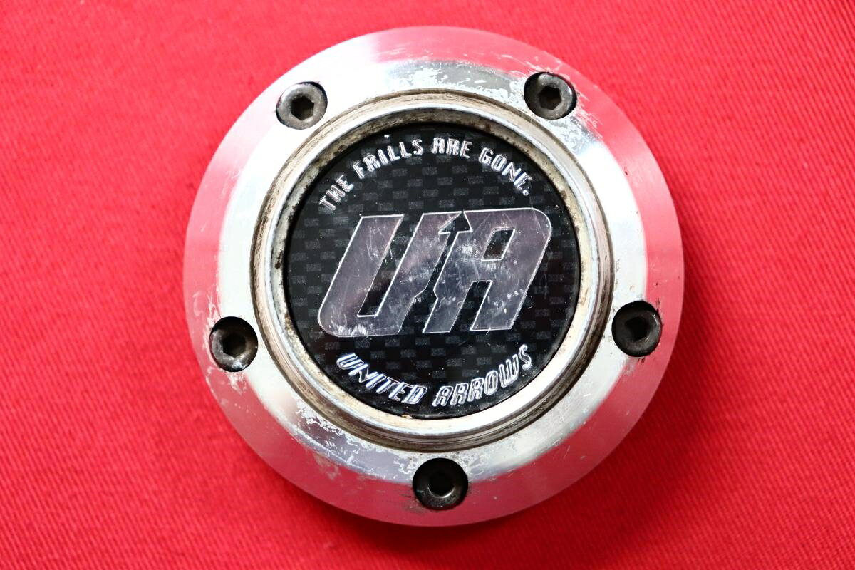 ●商品情報 ユナイテッドアロー中古センターキャップ1枚の出品です。ハゲまたは色の浮きがあります。ゴムありません。アルミ製。☆キャップを傷つけてしまった方、破損してしまった方、いつの間にか知らないうちに飛んで行って失くしてしまった方、経年劣化により使用出来なくなってしまった方など、単品でお探しの方におススメです！！☆【寸法・程度について】【程度について】キズ等の程度につきましては画像にてご確認ください。表記は省略させて頂いておりますのでご了解ください。【寸法】※すべて実測値です画像にてご確認下さい。測定個所は下記の部分となります。全幅(直径)・裏面取付部径・厚さ(高さ)ジャンクAP005100654商品 5000円+消費税 送料 1000円+消費税 社外 キャップ 商品番号 P005100654 （お問い合わせの際にはこの番号をお伝え下さい） 部品名 キャップ 証明書 無 保証書 なし 取扱説明書 無 当店評価 ジャンクA スペック 送料（税別） 1,000円 ※沖縄県や離島の場合は中継料が加算されます 当店は中古専門店です。商品画像をよくご確認の上ご購入下さい。 お気に召しませんでしたか？ 当店には数万点の商品があります。 他の商品もぜひご検討ください。 この店舗の他の商品も見てみる