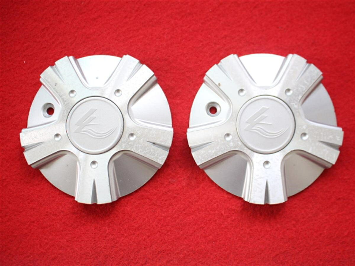 ●商品情報 メーカー不明中古センターキャップ2枚の出品です。全体的にキズ、全体的に変色又はくすみがあります。アルミ製、素材色です。刻印 MCD1083YLO1☆キャップを傷つけてしまった方、破損してしまった方、いつの間にか知らないうちに飛んで行って失くしてしまった方、経年劣化により使用出来なくなってしまった方など、単品でお探しの方におススメです！！☆【寸法・程度について】【程度について】キズ等の程度につきましては画像にてご確認ください。表記は省略させて頂いておりますのでご了解ください。【寸法】※すべて実測値です画像にてご確認下さい。測定個所は下記の部分となります。全幅(直径)・裏面取付部径・厚さ(高さ)ジャンクBP5200961商品 10000円+消費税 送料 1000円+消費税 社外 キャップ 商品番号 P005200961 （お問い合わせの際にはこの番号をお伝え下さい） 部品名 キャップ 証明書 無 保証書 なし 取扱説明書 無 当店評価 ジャンクB スペック 送料（税別） 1,000円 ※沖縄県や離島の場合は中継料が加算されます 当店は中古専門店です。商品画像をよくご確認の上ご購入下さい。 お気に召しませんでしたか？ 当店には数万点の商品があります。 他の商品もぜひご検討ください。 この店舗の他の商品も見てみる