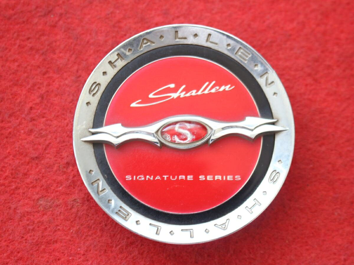 ●商品情報 SHALLEN 中古キャップ1枚の出品です。シミ、エンブレムの浮き、変色又はくすみがあります。プラスチック製、赤色です。刻印 >ABS< CAP01S☆キャップを傷つけてしまった方、破損してしまった方、いつの間にか知らないうちに飛んで行って失くしてしまった方、経年劣化により使用出来なくなってしまった方など、単品でお探しの方におススメです！！☆【寸法・程度について】【程度について】キズ等の程度につきましては画像にてご確認ください。表記は省略させて頂いておりますのでご了解ください。【寸法】※すべて実測値です画像にてご確認下さい。測定個所は下記の部分となります。全幅(直径)・裏面取付部径・厚さ(高さ)ジャンクCP5204399送料 1100円（税込） 社外 キャップ 商品番号 P005204399 （お問い合わせの際にはこの番号をお伝え下さい） 部品名 キャップ 証明書 無 保証書 なし 取扱説明書 無 当店評価 ジャンクC スペック 送料（税別） 1,000円 ※沖縄県や離島の場合は中継料が加算されます 当店は中古専門店です。商品画像をよくご確認の上ご購入下さい。 お気に召しませんでしたか？ 当店には数万点の商品があります。 他の商品もぜひご検討ください。 この店舗の他の商品も見てみる