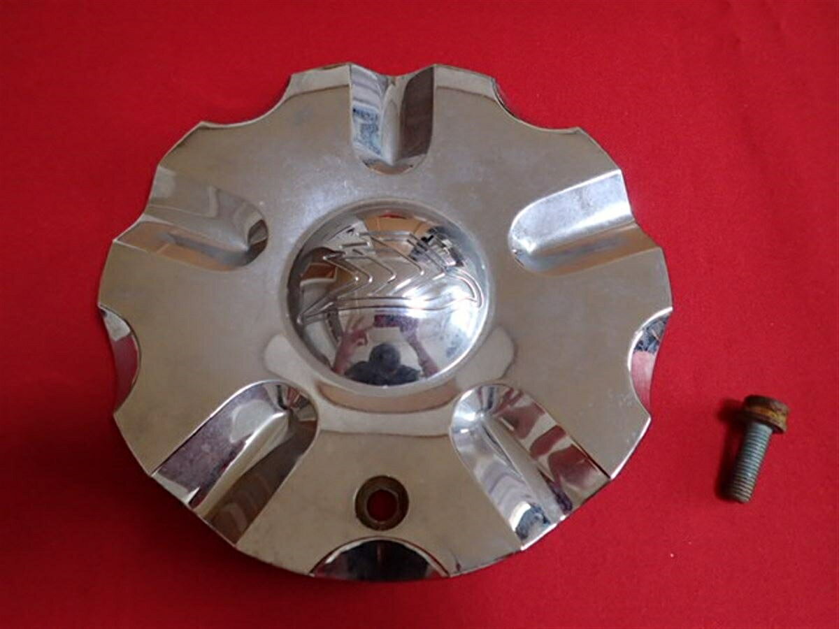 ●商品情報 ディアブロ diabro DIABRO (ネジ付き)中古センターキャップ1枚の出品です。全体的にキズ、ヒビまたは割れ、変色またはくすみがあります。アルミ製、素材色です。刻印 MCD8040YA02☆キャップを傷つけてしまった方、破損してしまった方、いつの間にか知らないうちに飛んで行って失くしてしまった方、経年劣化により使用出来なくなってしまった方など、単品でお探しの方におススメです！！☆【寸法・程度について】【程度について】キズ等の程度につきましては画像にてご確認ください。表記は省略させて頂いておりますのでご了解ください。【寸法】※すべて実測値です画像にてご確認下さい。測定個所は下記の部分となります。全幅(直径)・裏面取付部径・厚さ(高さ)ジャンクCP5204525 社外 キャップ 商品番号 P005204525 （お問い合わせの際にはこの番号をお伝え下さい） 部品名 キャップ 証明書 無 保証書 なし 取扱説明書 無 当店評価 ジャンクC スペック 送料（税別） 1,000円 ※沖縄県や離島の場合は中継料が加算されます 当店は中古専門店です。商品画像をよくご確認の上ご購入下さい。 お気に召しませんでしたか？ 当店には数万点の商品があります。 他の商品もぜひご検討ください。 この店舗の他の商品も見てみる
