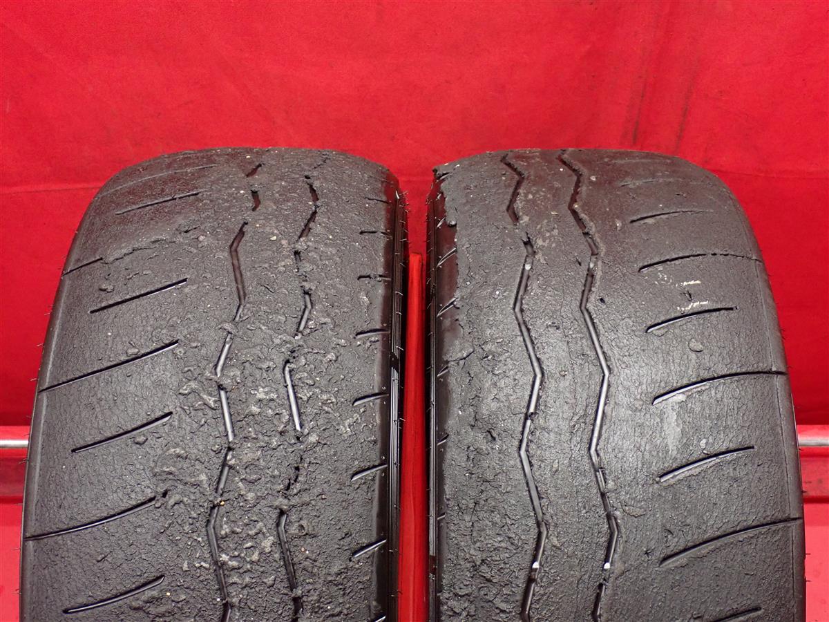●商品情報とりあえず2本だけ欲しい!そんな方にかなりお値打ちですよ!サーキットのスポーツ走行・練習用にお探しの方必見!大変お値打ちになっていますよ!リムガード付きなので大切なホイールをキズから守ってくれます!見た目もカッコいいですよ!ダンロップ ディレッツァ β10 DUNLOP DIREZZA β10 205/50R16 91V商品番号T053703012(お問い合わせの際にはこの番号をお伝え下さい)単 位2本セット(セット品をバラしての販売は行っておりません。)タイヤ名称ダンロップ ディレッツァ β10 DUNLOP DIREZZA β10 205/50R16 91Vサイズ205/50R16 91V状態左残山外77.56.57.58.5内製造年 2022年程度パターン熱ダレ有、ビードホイール圧着部以外2~3cm幅少々キズ有 右残山内9877.57.5外製造年 2022年程度パターン熱ダレ有コメントタイヤ備考:1本ビード(ホイールリム圧着部以外)少々キズありますが現状走行上問題ありません。(エアーチェック合格済み)2本パターンスポーツ走行による偏磨耗の熱だれの為、走行中のハンドルや車体にブレやロードノイズを感じやすくなります。神経質な方にはお勧めしません。送料(税別)2,500円※沖縄県や離島の場合は中継料が加算されます当店は中古専門店です。商品画像をよくご確認の上ご購入下さい。お気に召しませんでしたか?当店には数万点の商品があります。他の商品もぜひご検討ください。この店舗の他の商品も見てみる