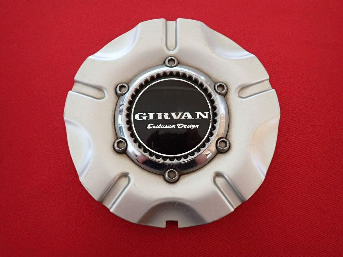 ●商品情報 KOSEI GIRVAN 中古センターキャップ1枚の出品です。全体的にキズ、変色またはくすみがあります。プラスチック製、銀色×黒色です。刻印 GRAND INFEST M6 BASE CAP☆キャップを傷つけてしまった方、破損してしまった方、いつの間にか知らないうちに飛んで行って失くしてしまった方、経年劣化により使用出来なくなってしまった方など、単品でお探しの方におススメです！！☆【寸法・程度について】【程度について】キズ等の程度につきましては画像にてご確認ください。表記は省略させて頂いておりますのでご了解ください。【寸法】※すべて実測値です画像にてご確認下さい。測定個所は下記の部分となります。全幅(直径)・裏面取付部径・厚さ(高さ)ジャンクCP5204894 社外 キャップ 商品番号 P005204894 （お問い合わせの際にはこの番号をお伝え下さい） 部品名 キャップ 証明書 無 保証書 なし 取扱説明書 無 当店評価 ジャンクC スペック 送料（税別） 1,000円 ※沖縄県や離島の場合は中継料が加算されます 当店は中古専門店です。商品画像をよくご確認の上ご購入下さい。 お気に召しませんでしたか？ 当店には数万点の商品があります。 他の商品もぜひご検討ください。 この店舗の他の商品も見てみる