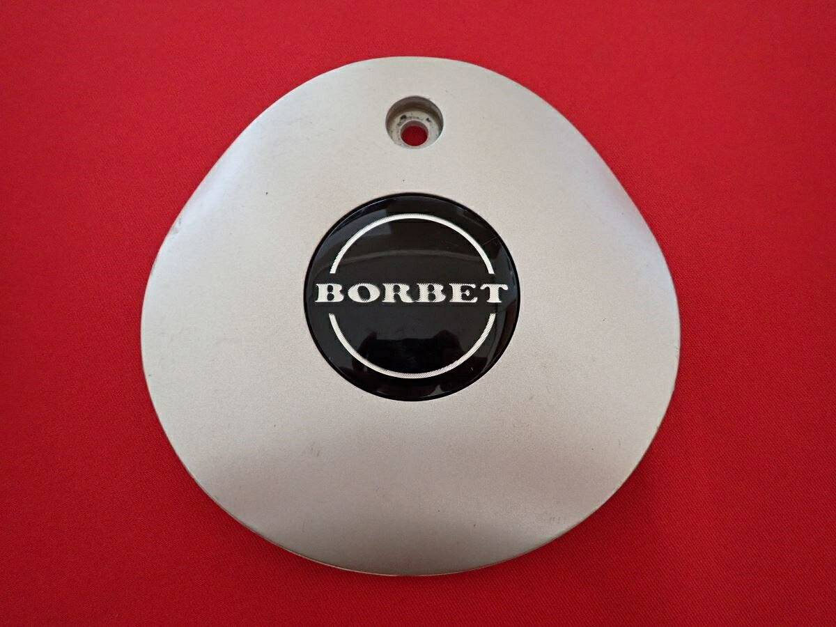 ●商品情報 BORBET 中古センターキャップ1枚の出品です。全体的にキズ、変色またはくすみ、ハゲまたは色の浮きがあります。プラスチック製、銀色×黒色です。刻印 SH16” #2908☆キャップを傷つけてしまった方、破損してしまった方、いつの間にか知らないうちに飛んで行って失くしてしまった方、経年劣化により使用出来なくなってしまった方など、単品でお探しの方におススメです！！☆【寸法・程度について】【程度について】キズ等の程度につきましては画像にてご確認ください。表記は省略させて頂いておりますのでご了解ください。【寸法】※すべて実測値です画像にてご確認下さい。測定個所は下記の部分となります。全幅(直径)・裏面取付部径・厚さ(高さ)ジャンクCP5204948 社外 キャップ 商品番号 P005204948 （お問い合わせの際にはこの番号をお伝え下さい） 部品名 キャップ 証明書 無 保証書 なし 取扱説明書 無 当店評価 ジャンクC スペック 送料（税別） 1,000円 ※沖縄県や離島の場合は中継料が加算されます 当店は中古専門店です。商品画像をよくご確認の上ご購入下さい。 お気に召しませんでしたか？ 当店には数万点の商品があります。 他の商品もぜひご検討ください。 この店舗の他の商品も見てみる