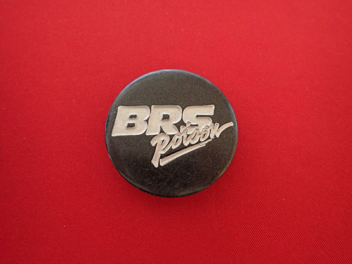 ●商品情報 BRS Poison 中古センターキャップ1枚の出品です。全体的にキズがあります。アルミ製、黒色です。☆キャップを傷つけてしまった方、破損してしまった方、いつの間にか知らないうちに飛んで行って失くしてしまった方、経年劣化により使用出来なくなってしまった方など、単品でお探しの方におススメです！！☆【寸法・程度について】【程度について】キズ等の程度につきましては画像にてご確認ください。表記は省略させて頂いておりますのでご了解ください。【寸法】※すべて実測値です画像にてご確認下さい。測定個所は下記の部分となります。全幅(直径)・裏面取付部径・厚さ(高さ)ジャンクCP5205416 社外 キャップ 商品番号 P005205416 （お問い合わせの際にはこの番号をお伝え下さい） 部品名 キャップ 証明書 無 保証書 なし 取扱説明書 無 当店評価 ジャンクC スペック 送料（税別） 1,000円 ※沖縄県や離島の場合は中継料が加算されます 当店は中古専門店です。商品画像をよくご確認の上ご購入下さい。 お気に召しませんでしたか？ 当店には数万点の商品があります。 他の商品もぜひご検討ください。 この店舗の他の商品も見てみる
