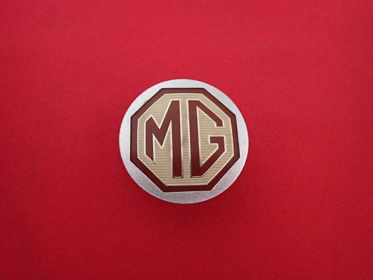●商品情報 Morris Garages モーリス ガレージ中古センターキャップ1枚の出品です。全体的にキズがあります。プラスチック製、銀色です。刻印 ＞PA6-GF20M10-?＜ R8 DTC10053 ASSY DTC10054 MG DTC100640 ASSY DTC100630☆キャップを傷つけてしまった方、破損してしまった方、いつの間にか知らないうちに飛んで行って失くしてしまった方、経年劣化により使用出来なくなってしまった方など、単品でお探しの方におススメです！！☆【寸法・程度について】【程度について】キズ等の程度につきましては画像にてご確認ください。表記は省略させて頂いておりますのでご了解ください。【寸法】※すべて実測値です画像にてご確認下さい。測定個所は下記の部分となります。全幅(直径)・裏面取付部径・厚さ(高さ)ジャンクBP5205499 社外 キャップ 商品番号 P005205499 （お問い合わせの際にはこの番号をお伝え下さい） 部品名 キャップ 証明書 無 保証書 なし 取扱説明書 無 当店評価 ジャンクB スペック 送料（税別） 1,000円 ※沖縄県や離島の場合は中継料が加算されます 当店は中古専門店です。商品画像をよくご確認の上ご購入下さい。 お気に召しませんでしたか？ 当店には数万点の商品があります。 他の商品もぜひご検討ください。 この店舗の他の商品も見てみる