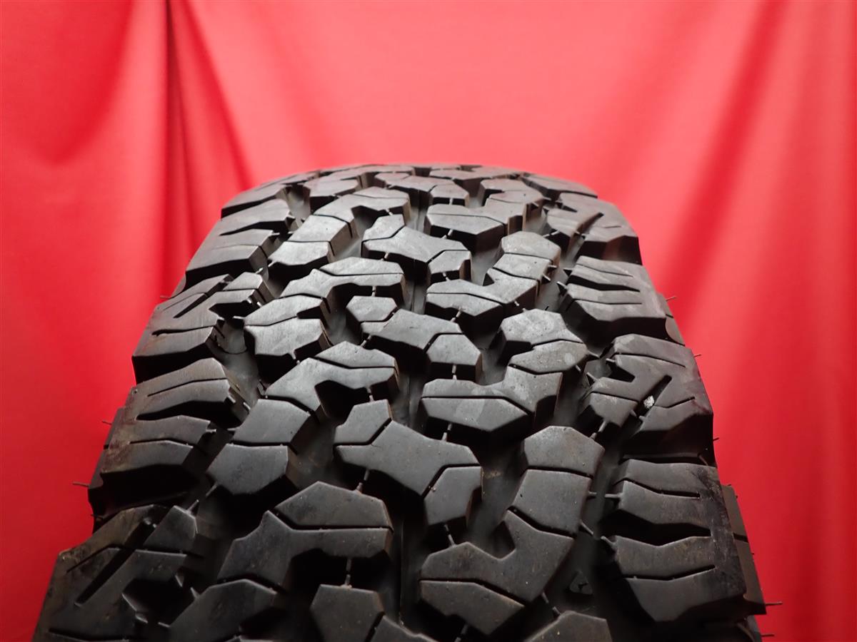 BFグッドリッチ オールテレーン T/A KO2 BFGoodrich ALL-TERRAIN T/A KO2 235/70R16 104/101S エコノライン エスケープ クロスロード[1993-1998] チェロキー ディスカバリー ディスカバリー 2 トリビュート ナイトロ レンジローバー