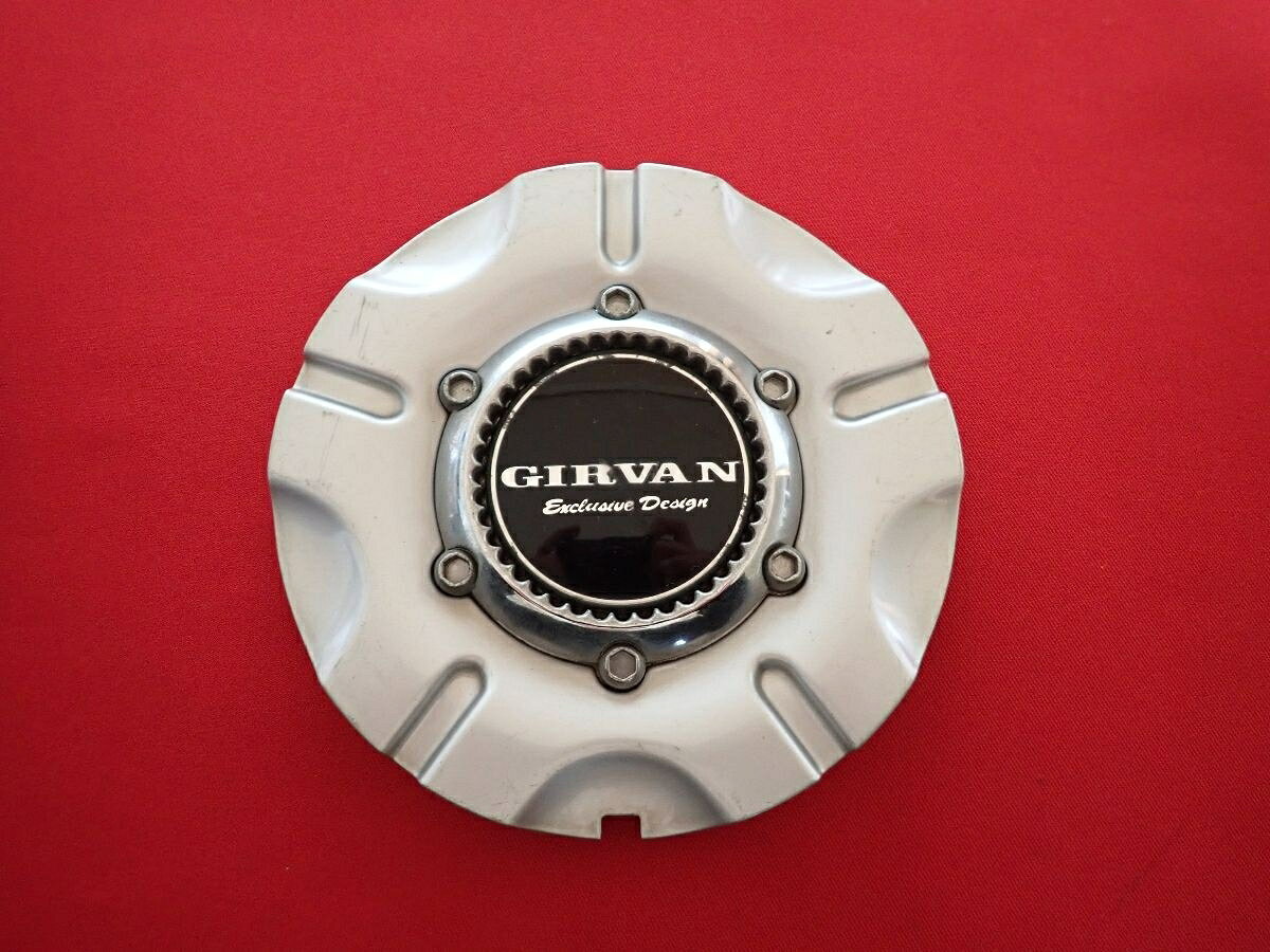 ●商品情報 KOSEI GIRVAN 中古センターキャップ1枚の出品です。全体的にキズ、変色またはくすみ、ハゲまたは色の浮きがあります。プラスチック製、銀色×黒色です。刻印 GRAND INFEST M6 BASE CAP☆キャップを傷つけてしまった方、破損してしまった方、いつの間にか知らないうちに飛んで行って失くしてしまった方、経年劣化により使用出来なくなってしまった方など、単品でお探しの方におススメです！！☆【寸法・程度について】【程度について】キズ等の程度につきましては画像にてご確認ください。表記は省略させて頂いておりますのでご了解ください。【寸法】※すべて実測値です画像にてご確認下さい。測定個所は下記の部分となります。全幅(直径)・裏面取付部径・厚さ(高さ)ジャンクCP5205730 社外 キャップ 商品番号 P005205730 （お問い合わせの際にはこの番号をお伝え下さい） 部品名 キャップ 証明書 無 保証書 なし 取扱説明書 無 当店評価 ジャンクC スペック 送料（税別） 1,000円 ※沖縄県や離島の場合は中継料が加算されます 当店は中古専門店です。商品画像をよくご確認の上ご購入下さい。 お気に召しませんでしたか？ 当店には数万点の商品があります。 他の商品もぜひご検討ください。 この店舗の他の商品も見てみる