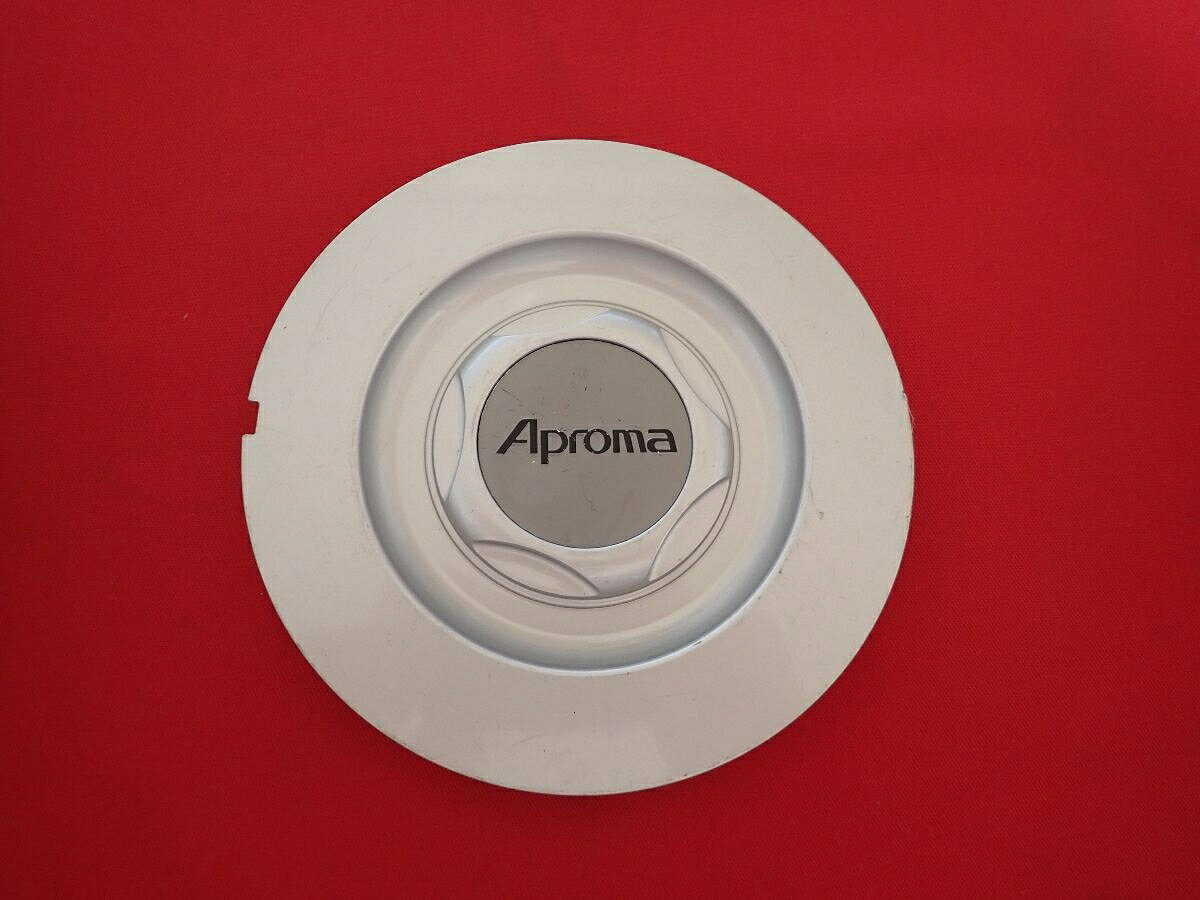●商品情報 Aproma アプロマ 中古センターキャップ1枚の出品です。全体的にキズ、変色またはくすみがあります。プラスチック製、銀色×グレー色です。刻印 128☆キャップを傷つけてしまった方、破損してしまった方、いつの間にか知らないうちに飛んで行って失くしてしまった方、経年劣化により使用出来なくなってしまった方など、単品でお探しの方におススメです！！☆【寸法・程度について】【程度について】キズ等の程度につきましては画像にてご確認ください。表記は省略させて頂いておりますのでご了解ください。【寸法】※すべて実測値です画像にてご確認下さい。測定個所は下記の部分となります。全幅(直径)・裏面取付部径・厚さ(高さ)ジャンクCP5205776 社外 キャップ 商品番号 P005205776 （お問い合わせの際にはこの番号をお伝え下さい） 部品名 キャップ 証明書 無 保証書 なし 取扱説明書 無 当店評価 ジャンクC スペック 送料（税別） 1,000円 ※沖縄県や離島の場合は中継料が加算されます 当店は中古専門店です。商品画像をよくご確認の上ご購入下さい。 お気に召しませんでしたか？ 当店には数万点の商品があります。 他の商品もぜひご検討ください。 この店舗の他の商品も見てみる