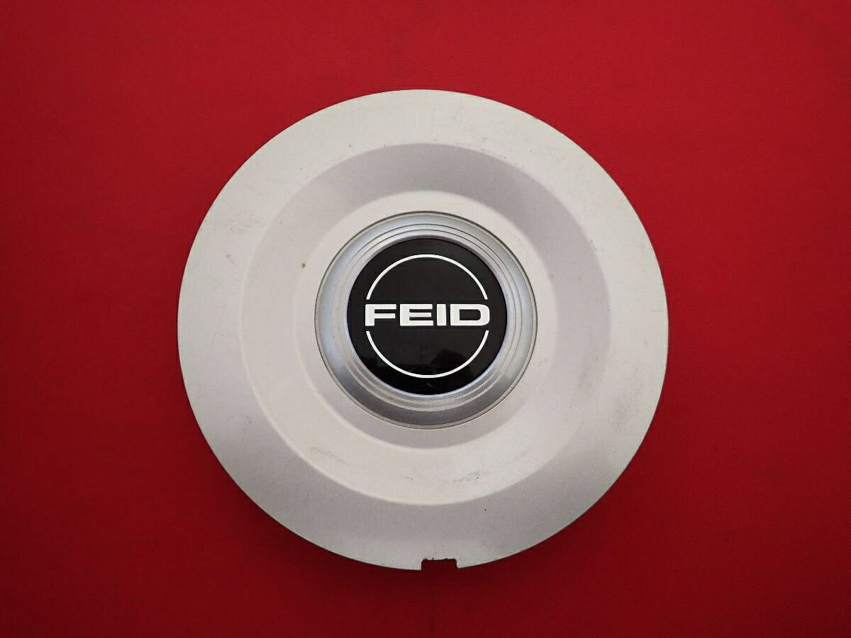 ●商品情報 FEID 中古センターキャップ1枚の出品です。全体的にキズ、変色またはくすみがあります。プラスチック製、銀色×黒色です。刻印 GIRO/06S 31500200☆キャップを傷つけてしまった方、破損してしまった方、いつの間にか知らないうちに飛んで行って失くしてしまった方、経年劣化により使用出来なくなってしまった方など、単品でお探しの方におススメです！！☆【寸法・程度について】【程度について】キズ等の程度につきましては画像にてご確認ください。表記は省略させて頂いておりますのでご了解ください。【寸法】※すべて実測値です画像にてご確認下さい。測定個所は下記の部分となります。全幅(直径)・裏面取付部径・厚さ(高さ)ジャンクCP5205879 社外 キャップ 商品番号 P005205879 （お問い合わせの際にはこの番号をお伝え下さい） 部品名 キャップ 証明書 無 保証書 なし 取扱説明書 無 当店評価 ジャンクC スペック 送料（税別） 1,000円 ※沖縄県や離島の場合は中継料が加算されます 当店は中古専門店です。商品画像をよくご確認の上ご購入下さい。 お気に召しませんでしたか？ 当店には数万点の商品があります。 他の商品もぜひご検討ください。 この店舗の他の商品も見てみる