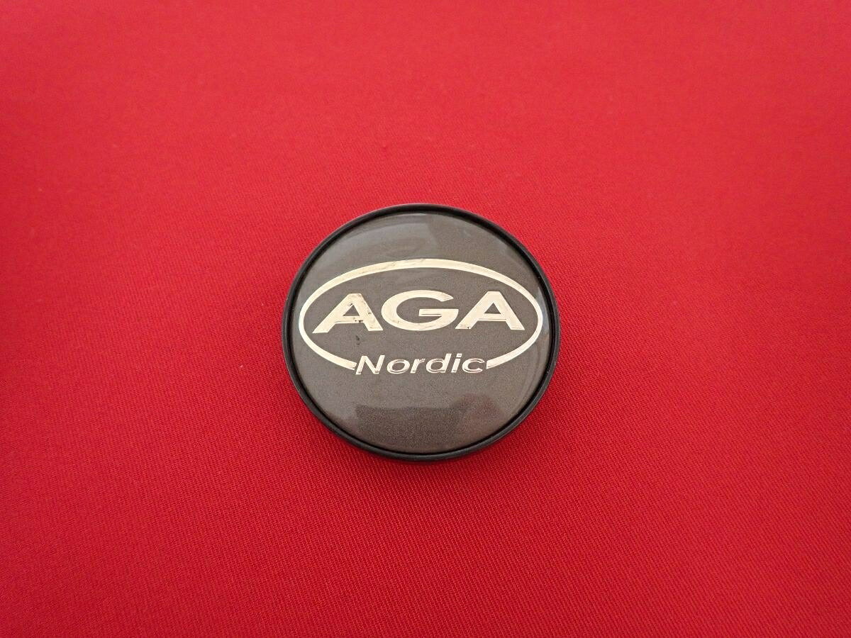 ●商品情報 AGA Nordic 中古センターキャップ1枚の出品です。全体的にキズ、へこみまたはひずみがあります。プラスチック製、黒色×グレー色です。☆キャップを傷つけてしまった方、破損してしまった方、いつの間にか知らないうちに飛んで行って失くしてしまった方、経年劣化により使用出来なくなってしまった方など、単品でお探しの方におススメです！！☆【寸法・程度について】【程度について】キズ等の程度につきましては画像にてご確認ください。表記は省略させて頂いておりますのでご了解ください。【寸法】※すべて実測値です画像にてご確認下さい。測定個所は下記の部分となります。全幅(直径)・裏面取付部径・厚さ(高さ)ジャンクCP5206275 社外 キャップ 商品番号 P005206275 （お問い合わせの際にはこの番号をお伝え下さい） 部品名 キャップ 証明書 無 保証書 なし 取扱説明書 無 当店評価 ジャンクC スペック 送料（税別） 1,000円 ※沖縄県や離島の場合は中継料が加算されます 当店は中古専門店です。商品画像をよくご確認の上ご購入下さい。 お気に召しませんでしたか？ 当店には数万点の商品があります。 他の商品もぜひご検討ください。 この店舗の他の商品も見てみる
