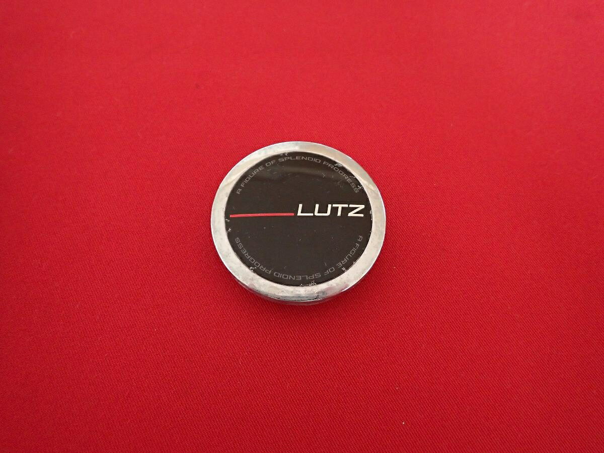 ●商品情報 LUTZ 中古センターキャップ1枚の出品です。全体的にキズ、変色またはくすみがあります。プラスチック製、メッキ色×黒色です。刻印 501K60-1☆キャップを傷つけてしまった方、破損してしまった方、いつの間にか知らないうちに飛んで行って失くしてしまった方、経年劣化により使用出来なくなってしまった方など、単品でお探しの方におススメです！！☆【寸法・程度について】【程度について】キズ等の程度につきましては画像にてご確認ください。表記は省略させて頂いておりますのでご了解ください。【寸法】※すべて実測値です画像にてご確認下さい。測定個所は下記の部分となります。全幅(直径)・裏面取付部径・厚さ(高さ)ジャンクCP5206462 社外 キャップ 商品番号 P005206462 （お問い合わせの際にはこの番号をお伝え下さい） 部品名 キャップ 証明書 無 保証書 なし 取扱説明書 無 当店評価 ジャンクC スペック 送料（税別） 1,000円 ※沖縄県や離島の場合は中継料が加算されます 当店は中古専門店です。商品画像をよくご確認の上ご購入下さい。 お気に召しませんでしたか？ 当店には数万点の商品があります。 他の商品もぜひご検討ください。 この店舗の他の商品も見てみる