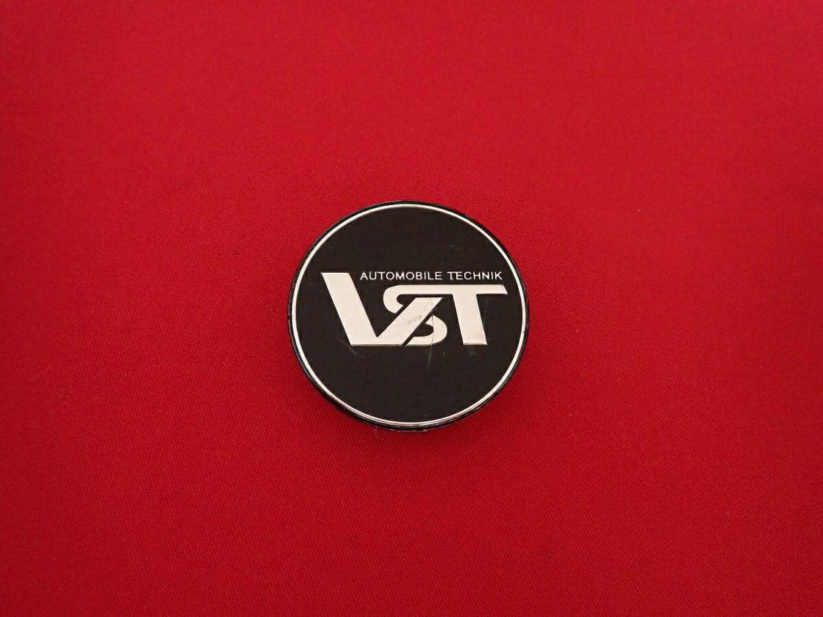 ●商品情報 VST 中古センターキャップ1枚の出品です。全体的にキズ、ヒビまたは割れがあります。プラスチック製、黒色です。刻印 MCS64NA05☆キャップを傷つけてしまった方、破損してしまった方、いつの間にか知らないうちに飛んで行って失くしてしまった方、経年劣化により使用出来なくなってしまった方など、単品でお探しの方におススメです！！☆【寸法・程度について】【程度について】キズ等の程度につきましては画像にてご確認ください。表記は省略させて頂いておりますのでご了解ください。【寸法】※すべて実測値です画像にてご確認下さい。測定個所は下記の部分となります。全幅(直径)・裏面取付部径・厚さ(高さ)ジャンクCP5206489 社外 キャップ 商品番号 P005206489 （お問い合わせの際にはこの番号をお伝え下さい） 部品名 キャップ 証明書 無 保証書 なし 取扱説明書 無 当店評価 ジャンクC スペック 送料（税別） 1,000円 ※沖縄県や離島の場合は中継料が加算されます 当店は中古専門店です。商品画像をよくご確認の上ご購入下さい。 お気に召しませんでしたか？ 当店には数万点の商品があります。 他の商品もぜひご検討ください。 この店舗の他の商品も見てみる