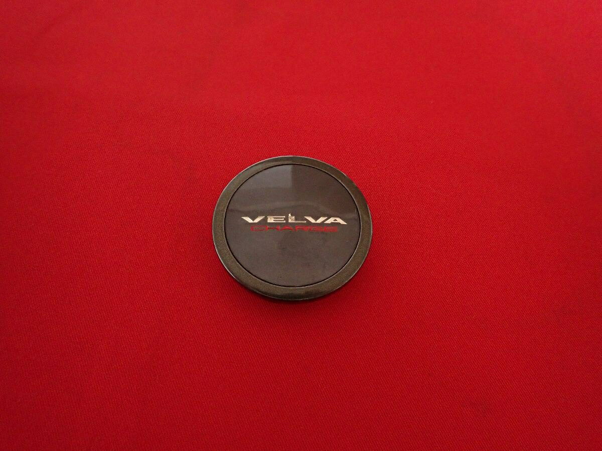 ●商品情報 Weds VELVA CHARGE ウェッズ ヴェルヴァ チャージ中古センターキャップ1枚の出品です。全体的にキズがあります。プラスチック製、ガンメタ色です。刻印 501K60B☆キャップを傷つけてしまった方、破損してしまった方、いつの間にか知らないうちに飛んで行って失くしてしまった方、経年劣化により使用出来なくなってしまった方など、単品でお探しの方におススメです！！☆【寸法・程度について】【程度について】キズ等の程度につきましては画像にてご確認ください。表記は省略させて頂いておりますのでご了解ください。【寸法】※すべて実測値です画像にてご確認下さい。測定個所は下記の部分となります。全幅(直径)・裏面取付部径・厚さ(高さ)ジャンクCP5206936 社外 キャップ 商品番号 P005206936 （お問い合わせの際にはこの番号をお伝え下さい） 部品名 キャップ 証明書 無 保証書 なし 取扱説明書 無 当店評価 ジャンクC スペック 送料（税別） 1,000円 ※沖縄県や離島の場合は中継料が加算されます 当店は中古専門店です。商品画像をよくご確認の上ご購入下さい。 お気に召しませんでしたか？ 当店には数万点の商品があります。 他の商品もぜひご検討ください。 この店舗の他の商品も見てみる