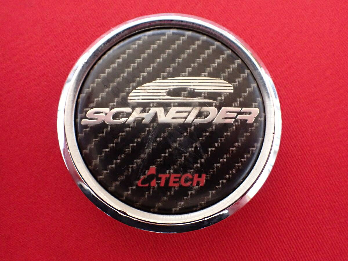 ●商品情報 SCHNEIDER シュナイダー 中古センターキャップ1枚の出品です。全体的にキズがあります。プラスチック製、メッキ色×黒色×グレー色です。刻印 PCK80☆キャップを傷つけてしまった方、破損してしまった方、いつの間にか知らないうちに飛んで行って失くしてしまった方、経年劣化により使用出来なくなってしまった方など、単品でお探しの方におススメです！！☆【寸法・程度について】【程度について】キズ等の程度につきましては画像にてご確認ください。表記は省略させて頂いておりますのでご了解ください。【寸法】※すべて実測値です画像にてご確認下さい。測定個所は下記の部分となります。全幅(直径)・裏面取付部径・厚さ(高さ)ジャンクBP5207160 社外 センターキャップ 商品番号 P005207160 （お問い合わせの際にはこの番号をお伝え下さい） 部品名 センターキャップ 証明書 無 保証書 なし 取扱説明書 無 当店評価 ジャンクB スペック 送料（税別） 1,000円 ※沖縄県や離島の場合は中継料が加算されます 当店は中古専門店です。商品画像をよくご確認の上ご購入下さい。 お気に召しませんでしたか？ 当店には数万点の商品があります。 他の商品もぜひご検討ください。 この店舗の他の商品も見てみる