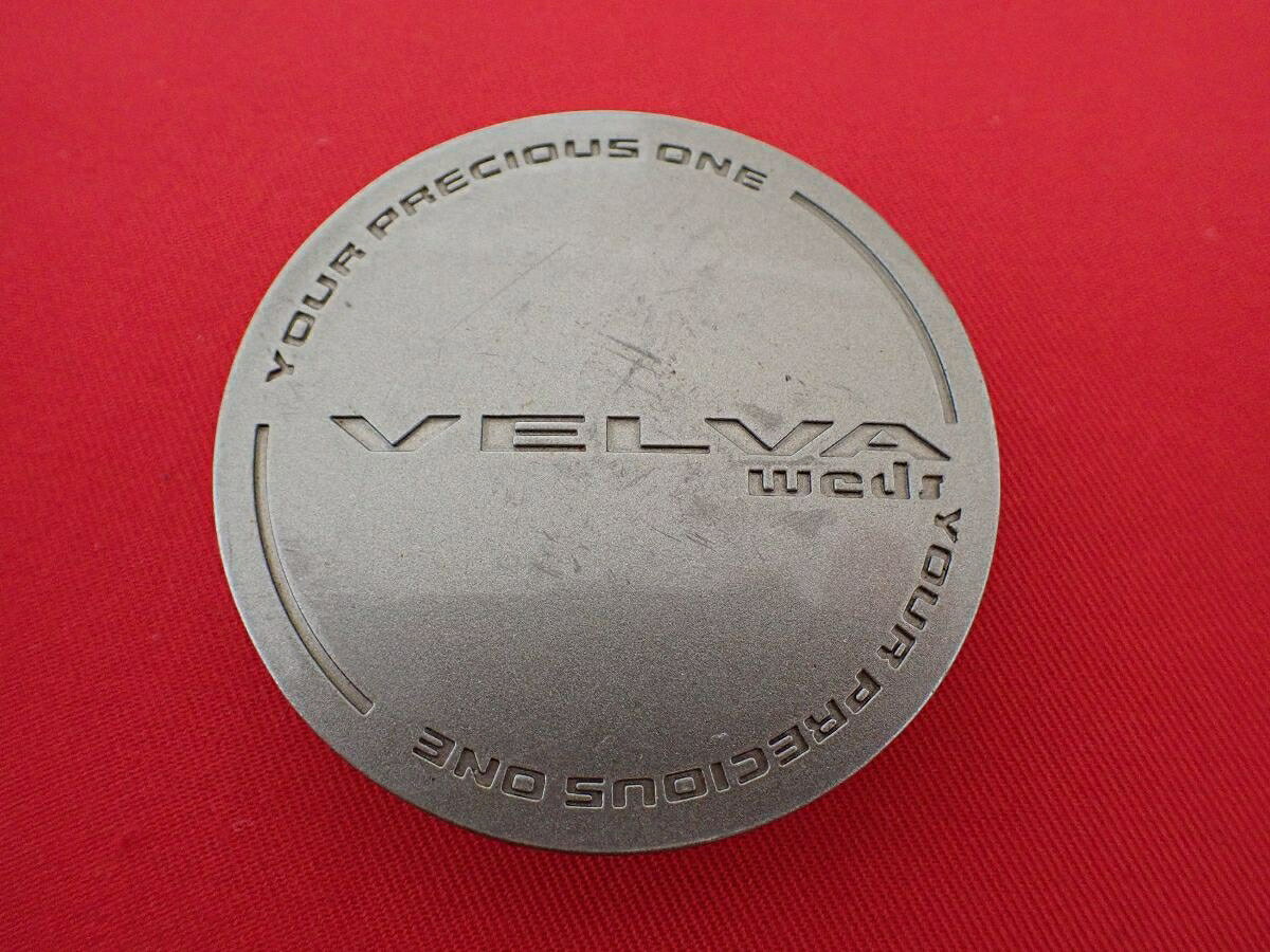 ●商品情報 Weds VELVA ウェッズ ヴェルヴァ中古センターキャップ1枚の出品です。全体的にキズがあります。プラスチック製、グレー色です。刻印 BC-774☆キャップを傷つけてしまった方、破損してしまった方、いつの間にか知らないうちに飛んで行って失くしてしまった方、経年劣化により使用出来なくなってしまった方など、単品でお探しの方におススメです！！☆【寸法・程度について】【程度について】キズ等の程度につきましては画像にてご確認ください。表記は省略させて頂いておりますのでご了解ください。【寸法】※すべて実測値です画像にてご確認下さい。測定個所は下記の部分となります。全幅(直径)・裏面取付部径・厚さ(高さ)ジャンクBP5207175 社外 センターキャップ 商品番号 P005207175 （お問い合わせの際にはこの番号をお伝え下さい） 部品名 センターキャップ 証明書 無 保証書 なし 取扱説明書 無 当店評価 ジャンクB スペック 送料（税別） 1,000円 ※沖縄県や離島の場合は中継料が加算されます 当店は中古専門店です。商品画像をよくご確認の上ご購入下さい。 お気に召しませんでしたか？ 当店には数万点の商品があります。 他の商品もぜひご検討ください。 この店舗の他の商品も見てみる