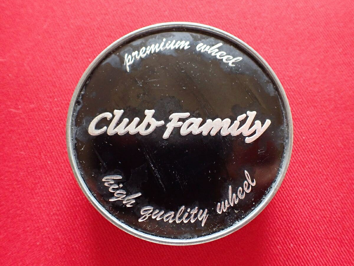 ●商品情報 Club Family 中古センターキャップ1枚の出品です。全体的にキズ、変色またはくすみがあります。プラスチック製、黒色です。☆キャップを傷つけてしまった方、破損してしまった方、いつの間にか知らないうちに飛んで行って失くしてしまった方、経年劣化により使用出来なくなってしまった方など、単品でお探しの方におススメです！！☆【寸法・程度について】【程度について】キズ等の程度につきましては画像にてご確認ください。表記は省略させて頂いておりますのでご了解ください。【寸法】※すべて実測値です画像にてご確認下さい。測定個所は下記の部分となります。全幅(直径)・裏面取付部径・厚さ(高さ)ジャンクBP5207214 社外 センターキャップ 商品番号 P005207214 （お問い合わせの際にはこの番号をお伝え下さい） 部品名 センターキャップ 証明書 無 保証書 なし 取扱説明書 無 当店評価 ジャンクB スペック 送料（税別） 1,000円 ※沖縄県や離島の場合は中継料が加算されます 当店は中古専門店です。商品画像をよくご確認の上ご購入下さい。 お気に召しませんでしたか？ 当店には数万点の商品があります。 他の商品もぜひご検討ください。 この店舗の他の商品も見てみる