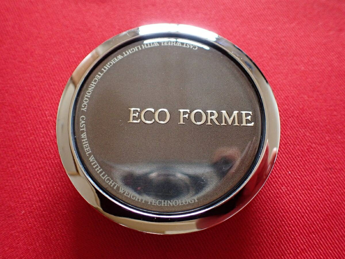 ●商品情報 ECO FORME エコフォルム 中古センターキャップ1枚の出品です。全体的にキズがあります。プラスチック製、メッキ色×金色です。刻印 31500110 BC-836 31500405☆キャップを傷つけてしまった方、破損してしまった方、いつの間にか知らないうちに飛んで行って失くしてしまった方、経年劣化により使用出来なくなってしまった方など、単品でお探しの方におススメです！！☆【寸法・程度について】【程度について】キズ等の程度につきましては画像にてご確認ください。表記は省略させて頂いておりますのでご了解ください。【寸法】※すべて実測値です画像にてご確認下さい。測定個所は下記の部分となります。全幅(直径)・裏面取付部径・厚さ(高さ)ジャンクBP5207232 社外 センターキャップ 商品番号 P005207232 （お問い合わせの際にはこの番号をお伝え下さい） 部品名 センターキャップ 証明書 無 保証書 なし 取扱説明書 無 当店評価 ジャンクB スペック 送料（税別） 1,000円 ※沖縄県や離島の場合は中継料が加算されます 当店は中古専門店です。商品画像をよくご確認の上ご購入下さい。 お気に召しませんでしたか？ 当店には数万点の商品があります。 他の商品もぜひご検討ください。 この店舗の他の商品も見てみる