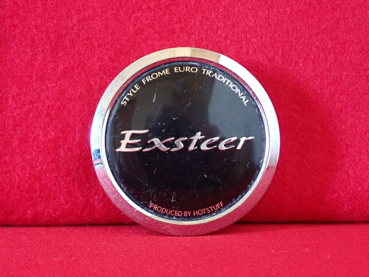 ●商品情報 HOT STUFF Exsteer ホットスタッフ エクスター中古センターキャップ1枚の出品です。全体的にキズがあります。プラスチック製、黒色×メッキ色です。刻印 895K60 CX01☆キャップを傷つけてしまった方、破損してしまった方、いつの間にか知らないうちに飛んで行って失くしてしまった方、経年劣化により使用出来なくなってしまった方など、単品でお探しの方におススメです！！☆【寸法・程度について】【程度について】キズ等の程度につきましては画像にてご確認ください。表記は省略させて頂いておりますのでご了解ください。【寸法】※すべて実測値です画像にてご確認下さい。測定個所は下記の部分となります。全幅(直径)・裏面取付部径・厚さ(高さ)ジャンクBP5207301 社外 センターキャップ 商品番号 P005207301 （お問い合わせの際にはこの番号をお伝え下さい） 部品名 センターキャップ 証明書 無 保証書 なし 取扱説明書 無 当店評価 ジャンクB スペック 送料（税別） 1,000円 ※沖縄県や離島の場合は中継料が加算されます 当店は中古専門店です。商品画像をよくご確認の上ご購入下さい。 お気に召しませんでしたか？ 当店には数万点の商品があります。 他の商品もぜひご検討ください。 この店舗の他の商品も見てみる