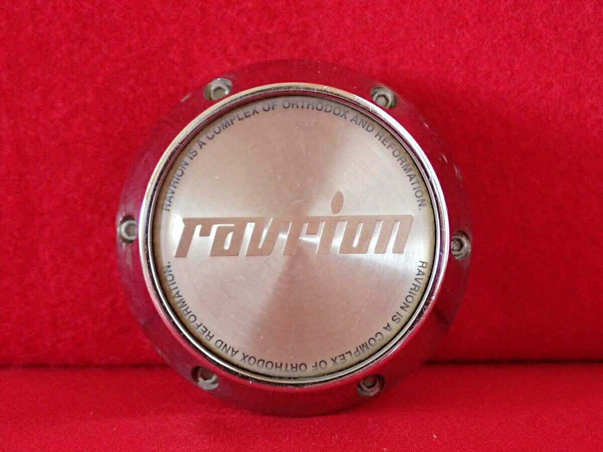 ●商品情報 Weds ravrion ウェッズ ラブリオン中古センターキャップ1枚の出品です。全体的にキズ、変色またはくすみがあります。プラスチック製、金色×メッキ色です。刻印 2131601☆キャップを傷つけてしまった方、破損してしまった方、いつの間にか知らないうちに飛んで行って失くしてしまった方、経年劣化により使用出来なくなってしまった方など、単品でお探しの方におススメです！！☆【寸法・程度について】【程度について】キズ等の程度につきましては画像にてご確認ください。表記は省略させて頂いておりますのでご了解ください。【寸法】※すべて実測値です画像にてご確認下さい。測定個所は下記の部分となります。全幅(直径)・裏面取付部径・厚さ(高さ)ジャンクCP5207386 社外 センターキャップ 商品番号 P005207386 （お問い合わせの際にはこの番号をお伝え下さい） 部品名 センターキャップ 証明書 無 保証書 なし 取扱説明書 無 当店評価 ジャンクC スペック 送料（税別） 1,000円 ※沖縄県や離島の場合は中継料が加算されます 当店は中古専門店です。商品画像をよくご確認の上ご購入下さい。 お気に召しませんでしたか？ 当店には数万点の商品があります。 他の商品もぜひご検討ください。 この店舗の他の商品も見てみる