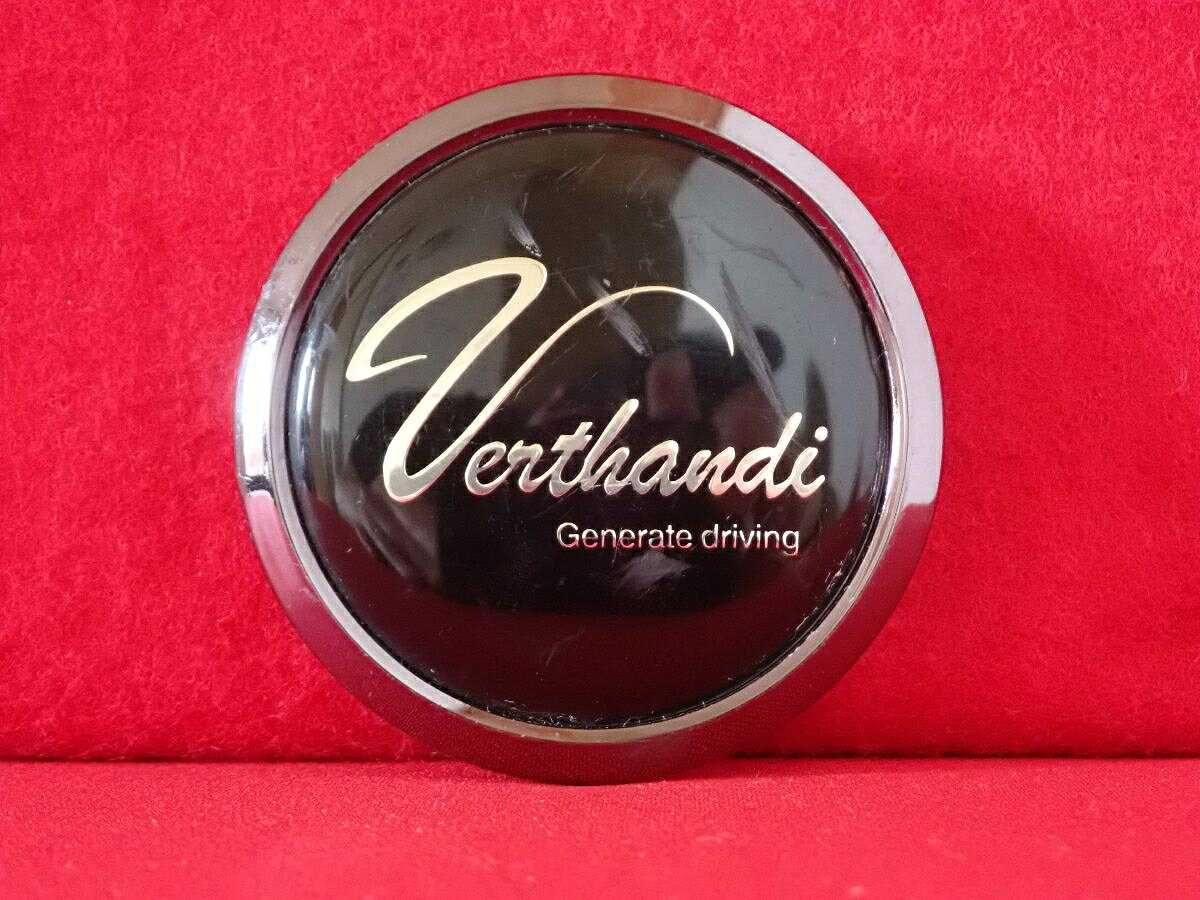 ●商品情報 Verthandi ヴェルザンディ 中古センターキャップ1枚の出品です。全体的にキズがあります。プラスチック製、黒色×メッキ系です。刻印 MCS60NA51☆キャップを傷つけてしまった方、破損してしまった方、いつの間にか知らないうちに飛んで行って失くしてしまった方、経年劣化により使用出来なくなってしまった方など、単品でお探しの方におススメです！！☆【寸法・程度について】【程度について】キズ等の程度につきましては画像にてご確認ください。表記は省略させて頂いておりますのでご了解ください。【寸法】※すべて実測値です画像にてご確認下さい。測定個所は下記の部分となります。全幅(直径)・裏面取付部径・厚さ(高さ)ジャンクBP5207459 社外 センターキャップ 商品番号 P005207459 （お問い合わせの際にはこの番号をお伝え下さい） 部品名 センターキャップ 証明書 無 保証書 なし 取扱説明書 無 当店評価 ジャンクB スペック 送料（税別） 1,000円 ※沖縄県や離島の場合は中継料が加算されます 当店は中古専門店です。商品画像をよくご確認の上ご購入下さい。 お気に召しませんでしたか？ 当店には数万点の商品があります。 他の商品もぜひご検討ください。 この店舗の他の商品も見てみる