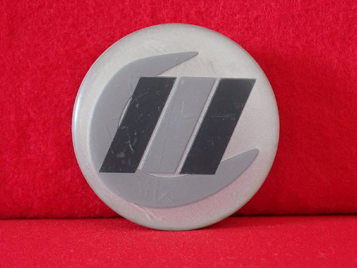 ●商品情報 メーカー不明 中古センターキャップ1枚の出品です。全体的にキズがあります。プラスチック製です。刻印 YF AC112☆キャップを傷つけてしまった方、破損してしまった方、いつの間にか知らないうちに飛んで行って失くしてしまった方、経年劣化により使用出来なくなってしまった方など、単品でお探しの方におススメです！！☆【寸法・程度について】【程度について】キズ等の程度につきましては画像にてご確認ください。表記は省略させて頂いておりますのでご了解ください。【寸法】※すべて実測値です画像にてご確認下さい。測定個所は下記の部分となります。全幅(直径)・裏面取付部径・厚さ(高さ)ジャンクCP5207505 社外 センターキャップ 商品番号 P005207505 （お問い合わせの際にはこの番号をお伝え下さい） 部品名 センターキャップ 証明書 無 保証書 なし 取扱説明書 無 当店評価 ジャンクC スペック 送料（税別） 1,000円 ※沖縄県や離島の場合は中継料が加算されます 当店は中古専門店です。商品画像をよくご確認の上ご購入下さい。 お気に召しませんでしたか？ 当店には数万点の商品があります。 他の商品もぜひご検討ください。 この店舗の他の商品も見てみる