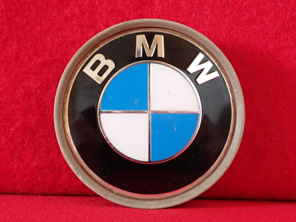 ●商品情報 BMW 36-13 6768640 中古センターキャップ1枚の出品です。全体的にキズ、変色またはくすみがあります。プラスチック製です。☆キャップを傷つけてしまった方、破損してしまった方、いつの間にか知らないうちに飛んで行って失くしてしまった方、経年劣化により使用出来なくなってしまった方など、単品でお探しの方におススメです！！☆【寸法・程度について】【程度について】キズ等の程度につきましては画像にてご確認ください。表記は省略させて頂いておりますのでご了解ください。【寸法】※すべて実測値です画像にてご確認下さい。測定個所は下記の部分となります。全幅(直径)・裏面取付部径・厚さ(高さ)ジャンクCP5207695 BMW 純正キャップ 商品番号 P005207695 （お問い合わせの際にはこの番号をお伝え下さい） 部品名 純正キャップ 証明書 無 保証書 なし 取扱説明書 無 当店評価 ジャンクC スペック 送料（税別） 1,000円 ※沖縄県や離島の場合は中継料が加算されます 当店は中古専門店です。商品画像をよくご確認の上ご購入下さい。 お気に召しませんでしたか？ 当店には数万点の商品があります。 他の商品もぜひご検討ください。 この店舗の他の商品も見てみる