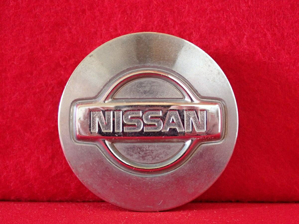 ●商品情報 ニッサン 40342 AG600 中古センターキャップ1枚の出品です。全体的にキズ、変色またはくすみがあります。プラスチック製、メッキ色です。☆キャップを傷つけてしまった方、破損してしまった方、いつの間にか知らないうちに飛んで行って失くしてしまった方、経年劣化により使用出来なくなってしまった方など、単品でお探しの方におススメです！！☆【寸法・程度について】【程度について】キズ等の程度につきましては画像にてご確認ください。表記は省略させて頂いておりますのでご了解ください。【寸法】※すべて実測値です画像にてご確認下さい。測定個所は下記の部分となります。全幅(直径)・裏面取付部径・厚さ(高さ)ジャンクCP5207800 ニッサン 純正キャップ 商品番号 P005207800 （お問い合わせの際にはこの番号をお伝え下さい） 部品名 純正キャップ 証明書 無 保証書 なし 取扱説明書 無 当店評価 ジャンクC スペック 送料（税別） 1,000円 ※沖縄県や離島の場合は中継料が加算されます 当店は中古専門店です。商品画像をよくご確認の上ご購入下さい。 お気に召しませんでしたか？ 当店には数万点の商品があります。 他の商品もぜひご検討ください。 この店舗の他の商品も見てみる