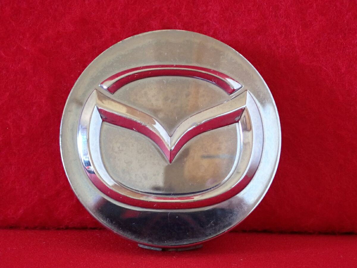 ●商品情報 マツダ NC76 37190 中古センターキャップ1枚の出品です。全体的にキズ、変色またはくすみがあります。プラスチック製、メッキ色です。☆キャップを傷つけてしまった方、破損してしまった方、いつの間にか知らないうちに飛んで行って失くしてしまった方、経年劣化により使用出来なくなってしまった方など、単品でお探しの方におススメです！！☆【寸法・程度について】【程度について】キズ等の程度につきましては画像にてご確認ください。表記は省略させて頂いておりますのでご了解ください。【寸法】※すべて実測値です画像にてご確認下さい。測定個所は下記の部分となります。全幅(直径)・裏面取付部径・厚さ(高さ)ジャンクCP5207828 マツダ 純正キャップ 商品番号 P005207828 （お問い合わせの際にはこの番号をお伝え下さい） 部品名 純正キャップ 証明書 無 保証書 なし 取扱説明書 無 当店評価 ジャンクC スペック 送料（税別） 1,000円 ※沖縄県や離島の場合は中継料が加算されます 当店は中古専門店です。商品画像をよくご確認の上ご購入下さい。 お気に召しませんでしたか？ 当店には数万点の商品があります。 他の商品もぜひご検討ください。 この店舗の他の商品も見てみる