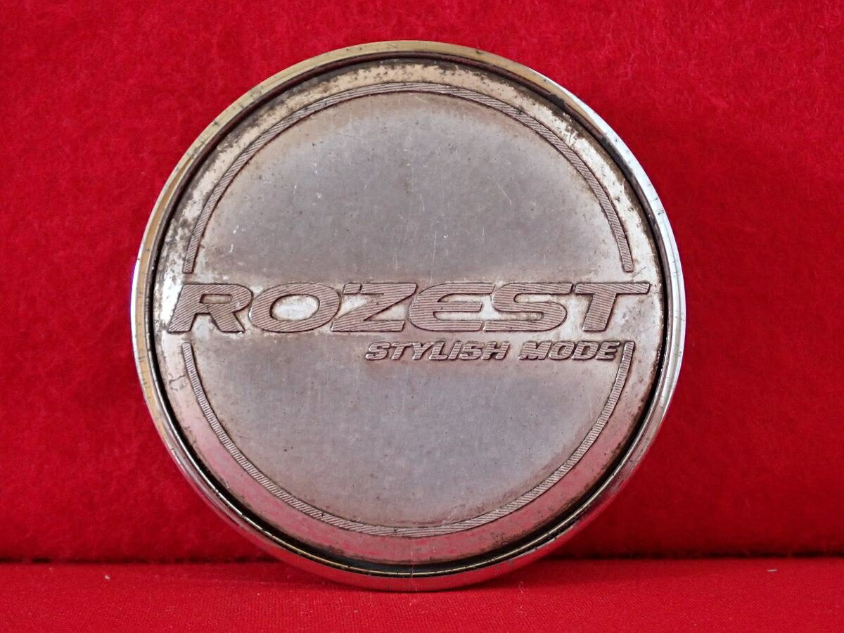 ●商品情報 ROZEST STYLISH MODE 中古センターキャップ1枚の出品です。全体的にキズ、変色またはくすみがあります。プラスチック製、銀色×メッキ色です刻印 C-270-2☆キャップを傷つけてしまった方、破損してしまった方、いつの間にか知らないうちに飛んで行って失くしてしまった方、経年劣化により使用出来なくなってしまった方など、単品でお探しの方におススメです！！☆【寸法・程度について】【程度について】キズ等の程度につきましては画像にてご確認ください。表記は省略させて頂いておりますのでご了解ください。【寸法】※すべて実測値です画像にてご確認下さい。測定個所は下記の部分となります。全幅(直径)・裏面取付部径・厚さ(高さ)ジャンクCP5207915 社外 センターキャップ 商品番号 P005207915 （お問い合わせの際にはこの番号をお伝え下さい） 部品名 センターキャップ 証明書 無 保証書 なし 取扱説明書 無 当店評価 ジャンクC スペック 送料（税別） 1,000円 ※沖縄県や離島の場合は中継料が加算されます 当店は中古専門店です。商品画像をよくご確認の上ご購入下さい。 お気に召しませんでしたか？ 当店には数万点の商品があります。 他の商品もぜひご検討ください。 この店舗の他の商品も見てみる