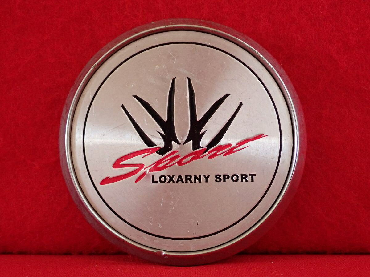 ●商品情報 BADX LOXARNY SPORT 中古センターキャップ1枚の出品です。全体的にキズ、へこみまたはひずみがあります。プラスチック製、銀色×メッキ色です。刻印 SC-252☆キャップを傷つけてしまった方、破損してしまった方、いつの間にか知らないうちに飛んで行って失くしてしまった方、経年劣化により使用出来なくなってしまった方など、単品でお探しの方におススメです！！☆【寸法・程度について】【程度について】キズ等の程度につきましては画像にてご確認ください。表記は省略させて頂いておりますのでご了解ください。【寸法】※すべて実測値です画像にてご確認下さい。測定個所は下記の部分となります。全幅(直径)・裏面取付部径・厚さ(高さ)ジャンクCP5207936 社外 センターキャップ 商品番号 P005207936 （お問い合わせの際にはこの番号をお伝え下さい） 部品名 センターキャップ 証明書 無 保証書 なし 取扱説明書 無 当店評価 ジャンクC スペック 送料（税別） 1,000円 ※沖縄県や離島の場合は中継料が加算されます 当店は中古専門店です。商品画像をよくご確認の上ご購入下さい。 お気に召しませんでしたか？ 当店には数万点の商品があります。 他の商品もぜひご検討ください。 この店舗の他の商品も見てみる