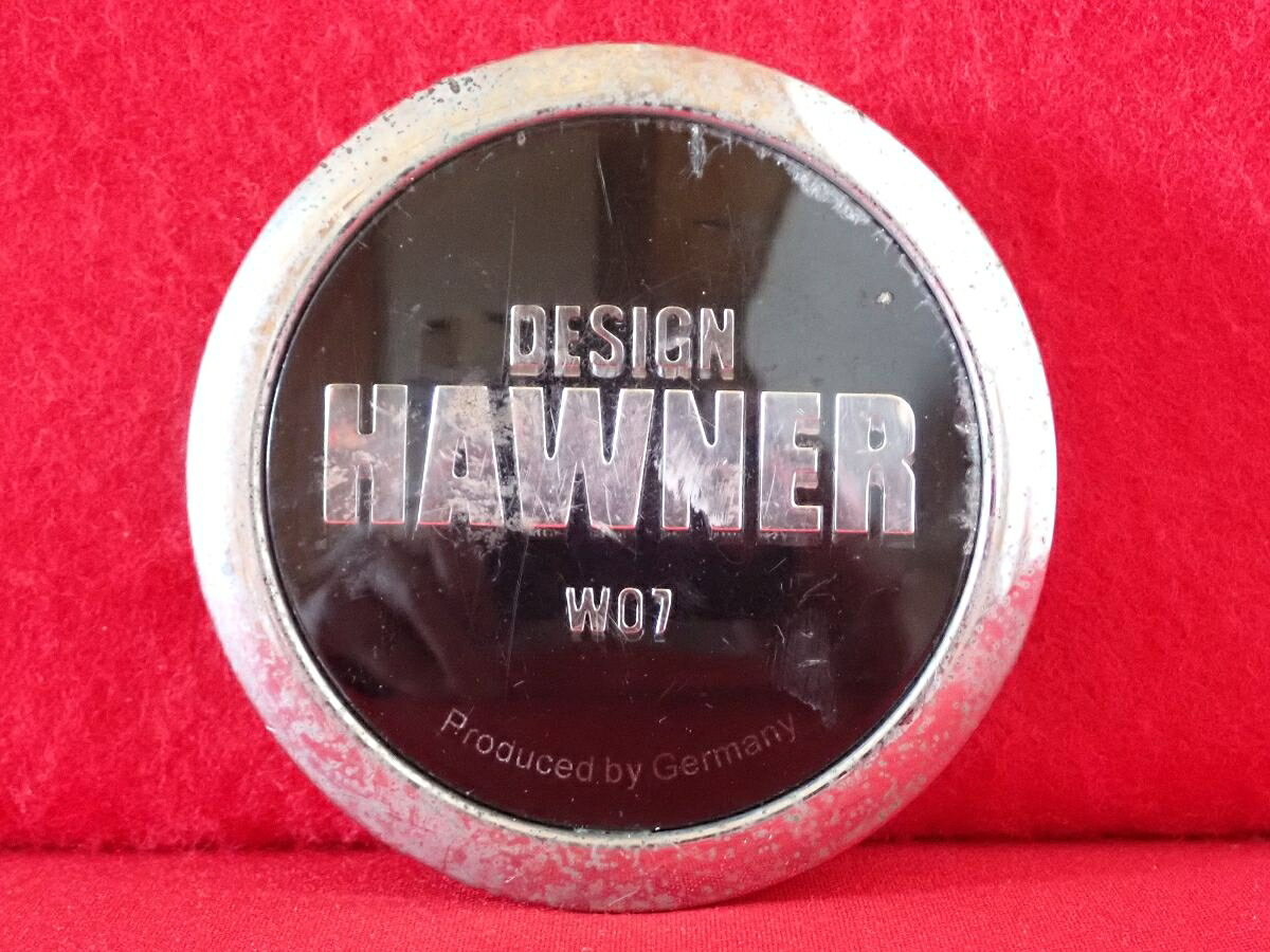 ●商品情報 DESIGN HAWNER W07 中古センターキャップ1枚の出品です。全体的にキズ、ハゲまたは色の浮き、変色またはくすみがあります。アルミ製×プラスチック製、黒色×メッキ色です。刻印 1987K69 C133K69☆キャップを傷つけてしまった方、破損してしまった方、いつの間にか知らないうちに飛んで行って失くしてしまった方、経年劣化により使用出来なくなってしまった方など、単品でお探しの方におススメです！！☆【寸法・程度について】【程度について】キズ等の程度につきましては画像にてご確認ください。表記は省略させて頂いておりますのでご了解ください。【寸法】※すべて実測値です画像にてご確認下さい。測定個所は下記の部分となります。全幅(直径)・裏面取付部径・厚さ(高さ)ジャンクCP5208208 社外 センターキャップ 商品番号 P005208208 （お問い合わせの際にはこの番号をお伝え下さい） 部品名 センターキャップ 証明書 無 保証書 なし 取扱説明書 無 当店評価 ジャンクC スペック 送料（税別） 1,000円 ※沖縄県や離島の場合は中継料が加算されます 当店は中古専門店です。商品画像をよくご確認の上ご購入下さい。 お気に召しませんでしたか？ 当店には数万点の商品があります。 他の商品もぜひご検討ください。 この店舗の他の商品も見てみる