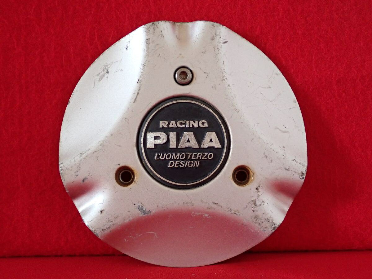 ●商品情報 RACING PIAA 中古センターキャップ1枚の出品です。全体的にキズ、変色またはくすみがあります。アルミ製、黒色×銀色です。☆キャップを傷つけてしまった方、破損してしまった方、いつの間にか知らないうちに飛んで行って失くしてしまった方、経年劣化により使用出来なくなってしまった方など、単品でお探しの方におススメです！！☆【寸法・程度について】【程度について】キズ等の程度につきましては画像にてご確認ください。表記は省略させて頂いておりますのでご了解ください。【寸法】※すべて実測値です画像にてご確認下さい。測定個所は下記の部分となります。全幅(直径)・裏面取付部径・厚さ(高さ)ジャンクCP5208337 社外 センターキャップ 商品番号 P005208337 （お問い合わせの際にはこの番号をお伝え下さい） 部品名 センターキャップ 証明書 無 保証書 なし 取扱説明書 無 当店評価 ジャンクC スペック 送料（税別） 1,000円 ※沖縄県や離島の場合は中継料が加算されます 当店は中古専門店です。商品画像をよくご確認の上ご購入下さい。 お気に召しませんでしたか？ 当店には数万点の商品があります。 他の商品もぜひご検討ください。 この店舗の他の商品も見てみる