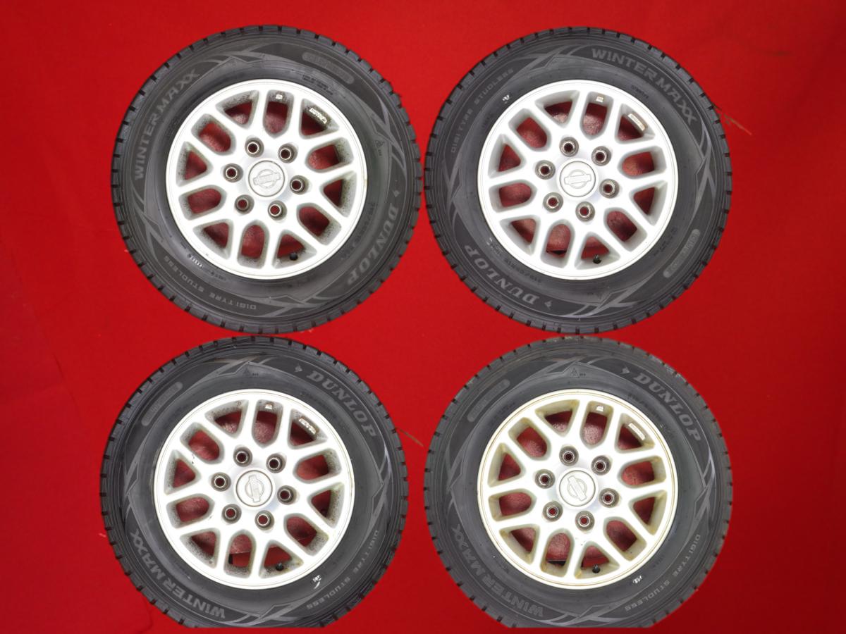 ダンロップ ウィンター MAXX 01(WM01) DUNLOP WINTER MAXX 01 215/65R15 96Q エルグランド (E50)純正メッシュ 6Jx15 +35 6/139.7 シルバー(銀色)系 ファーゴ フィリー エルグランド