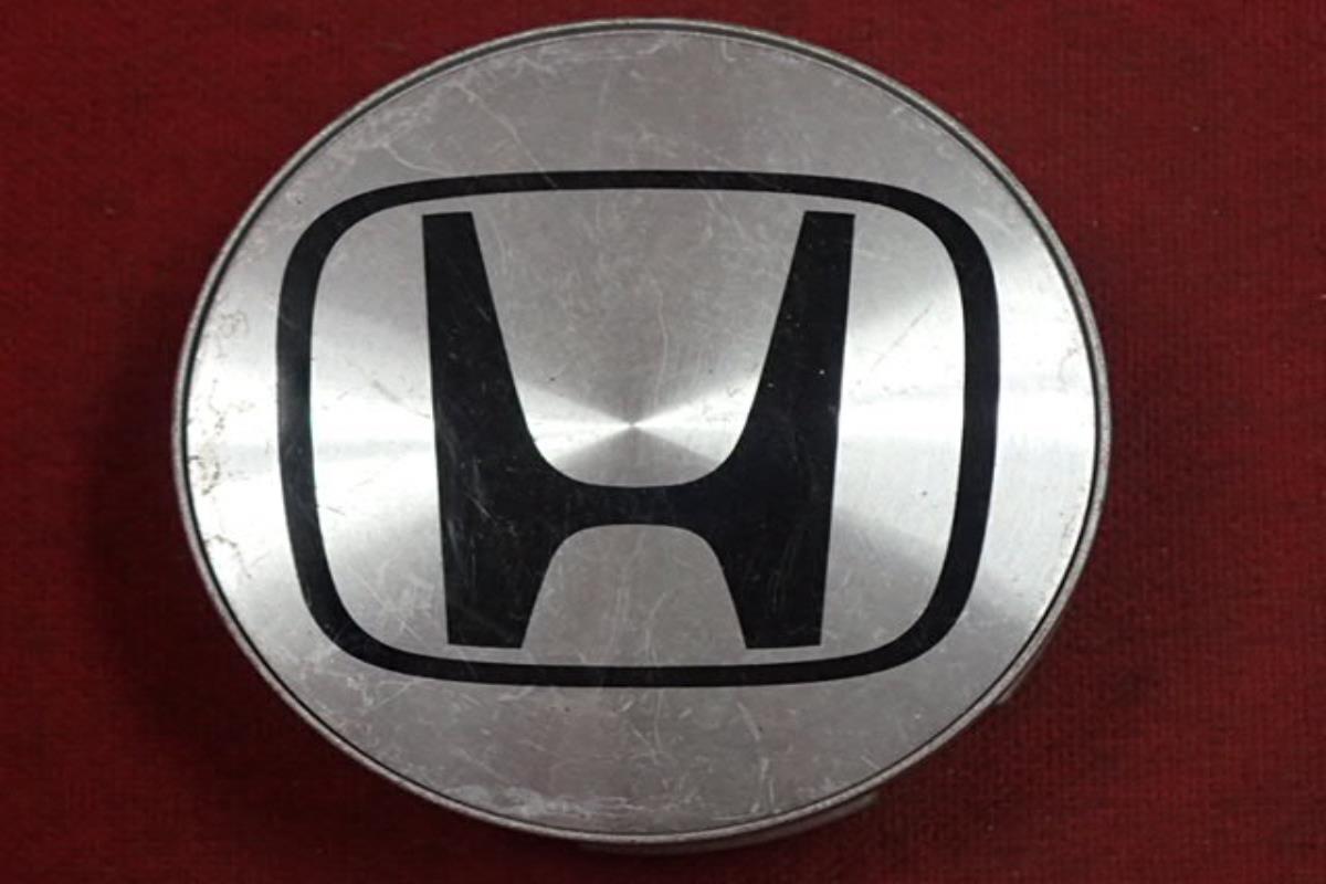 ●商品情報 ホンダ純正　センターキャップ1枚画像の物が全てです。中古品の為、傷・サビ・シミ等ある物もございます。程度は画像にて確認して下さい。お探しの方、この機会に是非どうぞ！ジャンクBP3440総額 1000円+消費税 送料 1000円+消費税 ホンダ 純正キャップ 商品番号 P000003440 （お問い合わせの際にはこの番号をお伝え下さい） 部品名 純正キャップ 証明書 無 保証書 なし 取扱説明書 無 当店評価 ジャンクB スペック 送料（税別） 1,000円 ※沖縄県や離島の場合は中継料が加算されます 当店は中古専門店です。商品画像をよくご確認の上ご購入下さい。 お気に召しませんでしたか？ 当店には数万点の商品があります。 他の商品もぜひご検討ください。 この店舗の他の商品も見てみる