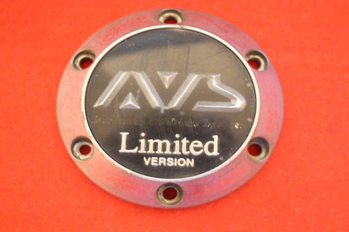 ●商品情報 AVS モデル 6中古センターキャップ1枚の出品です。SMC専用タイプ。☆キャップを傷つけてしまった方、破損してしまった方、いつの間にか知らないうちに飛んで行って失くしてしまった方、経年劣化により使用出来なくなってしまった方など、単品でお探しの方におススメです！！☆【寸法・程度について】【程度について】キズ等の程度につきましては画像にてご確認ください。表記は省略させて頂いておりますのでご了解ください。【寸法】※すべて実測値です画像にてご確認下さい。測定個所は下記の部分となります。全幅(直径)・裏面取付部径・厚さ(高さ)ジャンクAP5000093商品 8000円+消費税 送料 1000円+消費税　 社外 キャップ 商品番号 P005000093 （お問い合わせの際にはこの番号をお伝え下さい） 部品名 キャップ 証明書 無 保証書 なし 取扱説明書 無 当店評価 ジャンクA スペック 送料（税別） 1,000円 ※沖縄県や離島の場合は中継料が加算されます 当店は中古専門店です。商品画像をよくご確認の上ご購入下さい。 お気に召しませんでしたか？ 当店には数万点の商品があります。 他の商品もぜひご検討ください。 この店舗の他の商品も見てみる